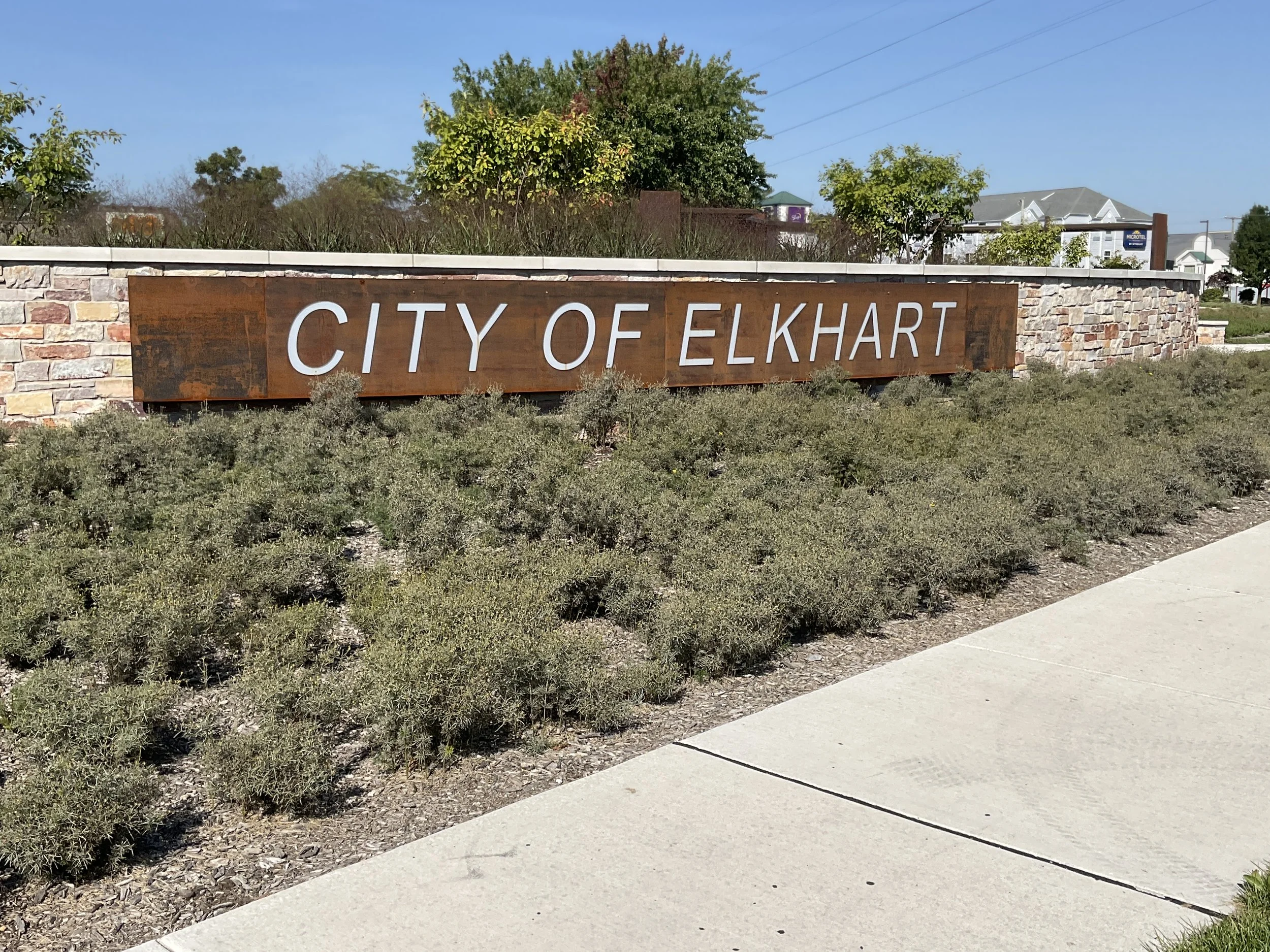 Custom fabricated City of Elkhart signage for the State Road 19 project.