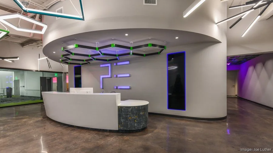 New East Memphis HQ for Perkins-Everitt Lighting spotlights firm's shining samples