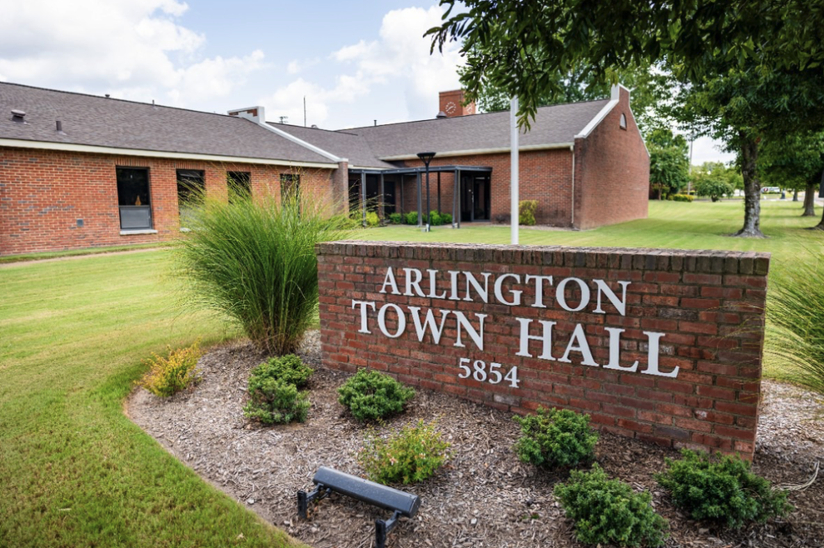 Arlington plumps up Town Hall plans, OKs tennis court updates