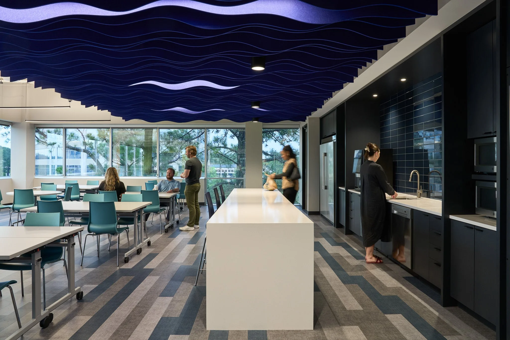 7 LRK Evolve Bank Memphis Breakroom 02_H.jpg