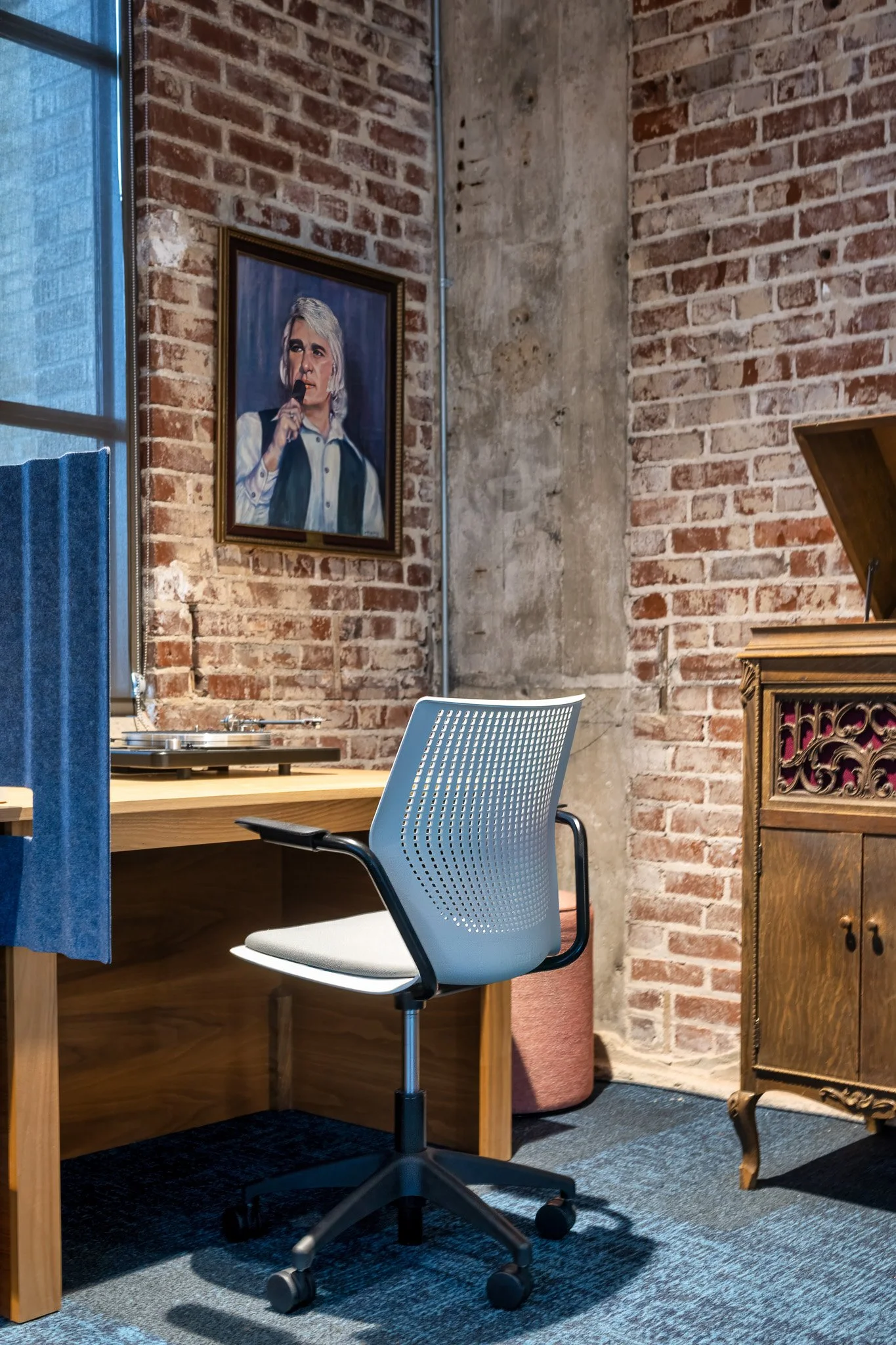 2 memphis-listening-lab-20-printjpg_53026023400_oH-2.jpg
