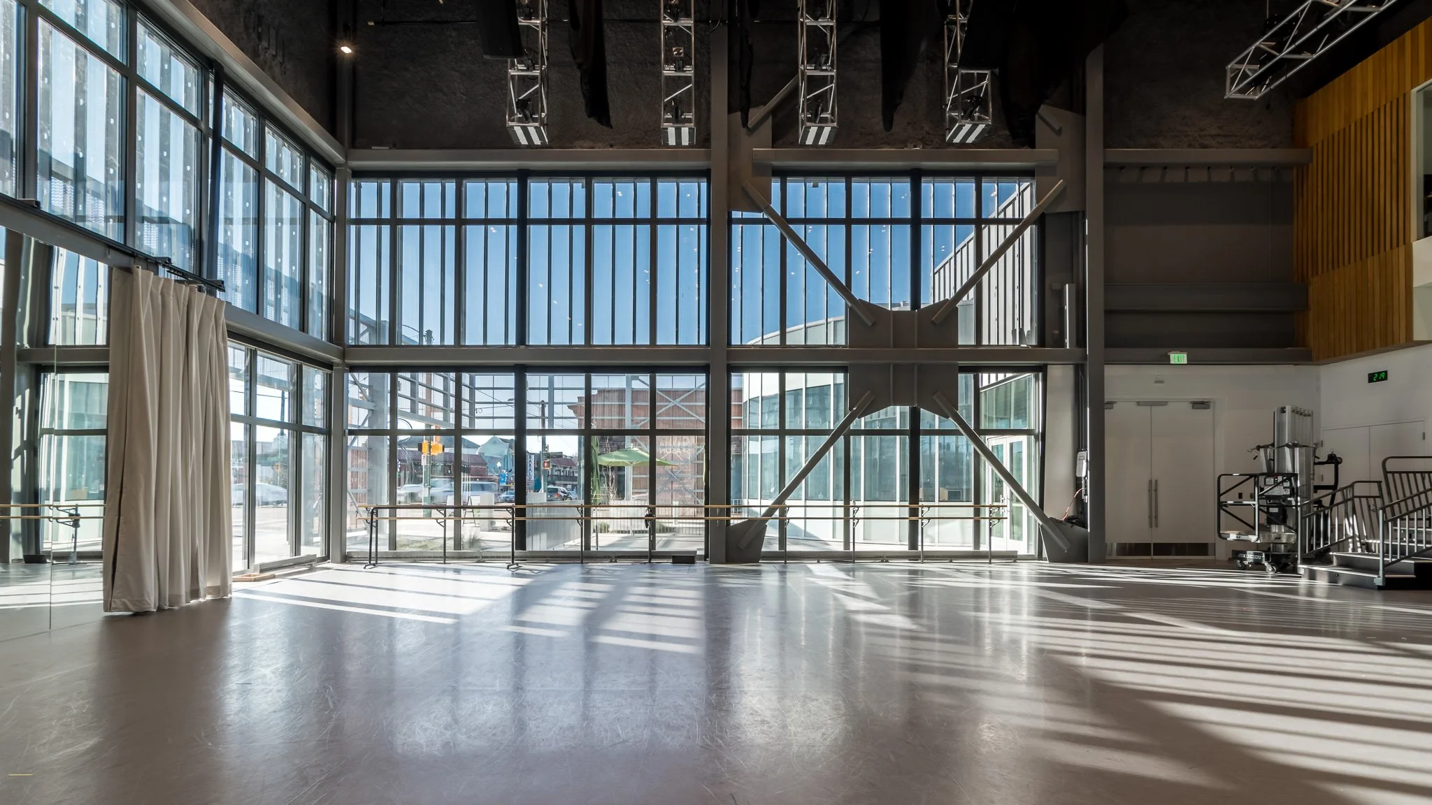 4 Ballet Memphis-18a.jpg