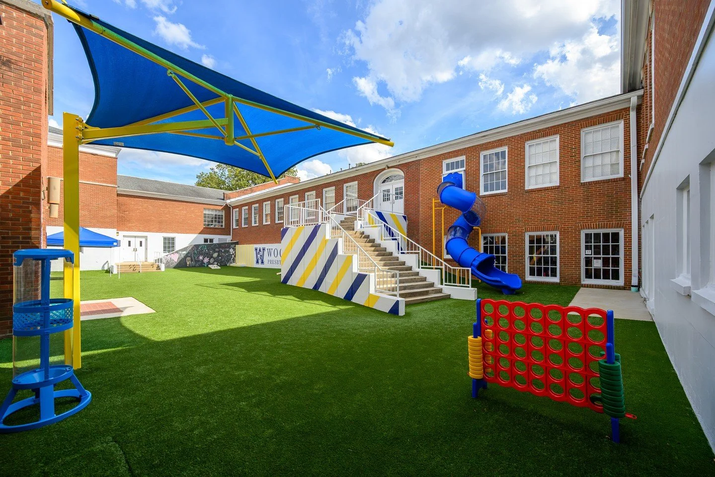 While the kids are away on Fall Break, we thought we&rsquo;d sneak a peek at the new courtyard at Woodland Presbyterian School! Consider recess officially upgraded! 

#GrinderTaber #construction #commercialcontractor #newconstruction #hardhat #memphi