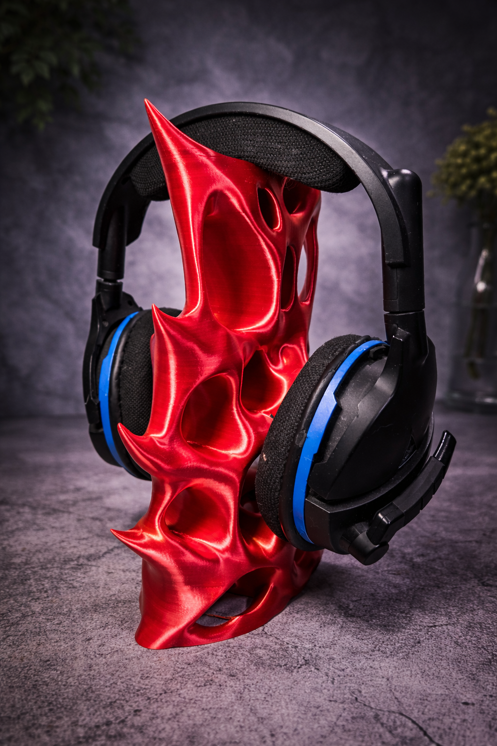 Luxurious 3D Printed Spikey Headphone Holder