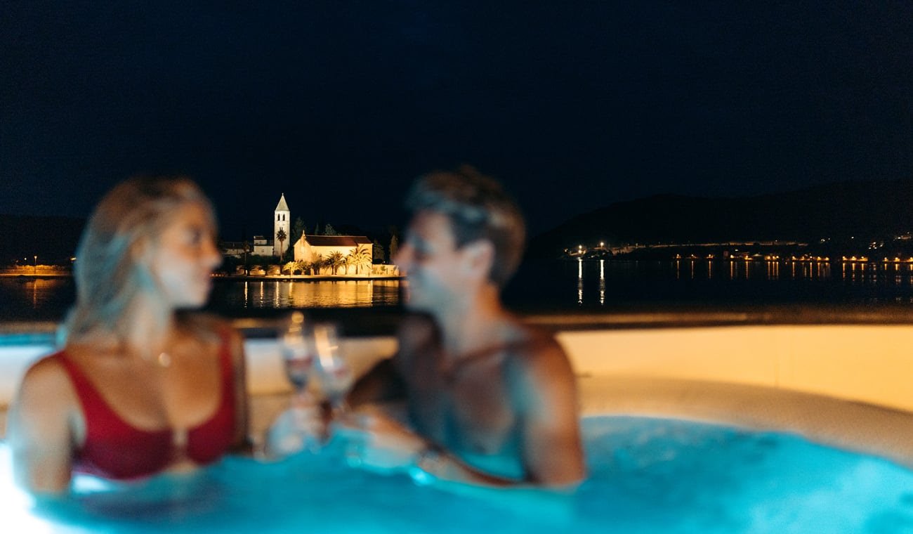 Yacht Rental for Honeymoom