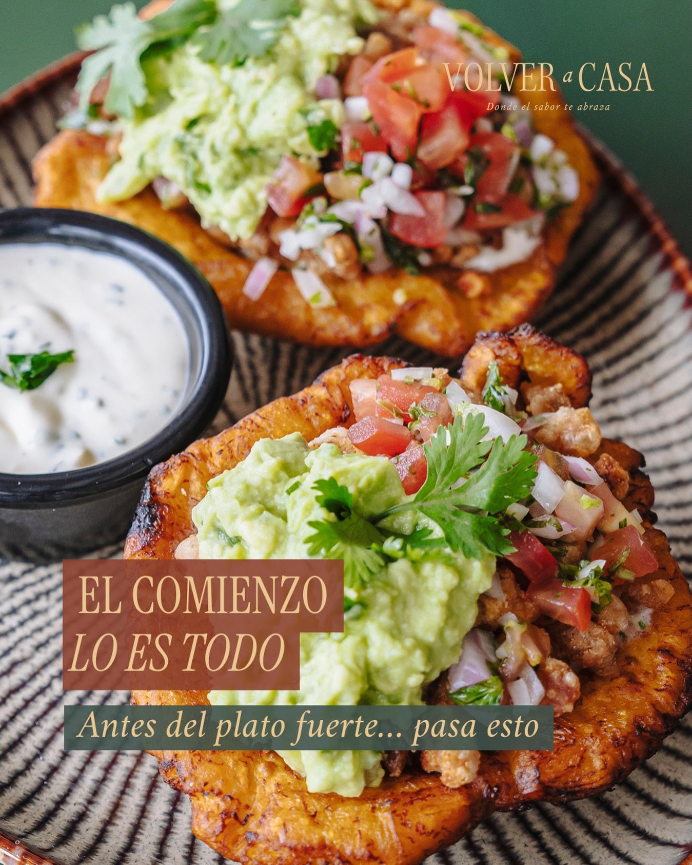 Hay lugares donde la entrada no importa.

Aqu&iacute;&hellip; todo empieza desde el primer bocado.

Ese sonido crujiente que abre el momento.
Ese calor que llega directo.
Ese primer sabor que te dice que tomaste una buena decisi&oacute;n.

Porque no 