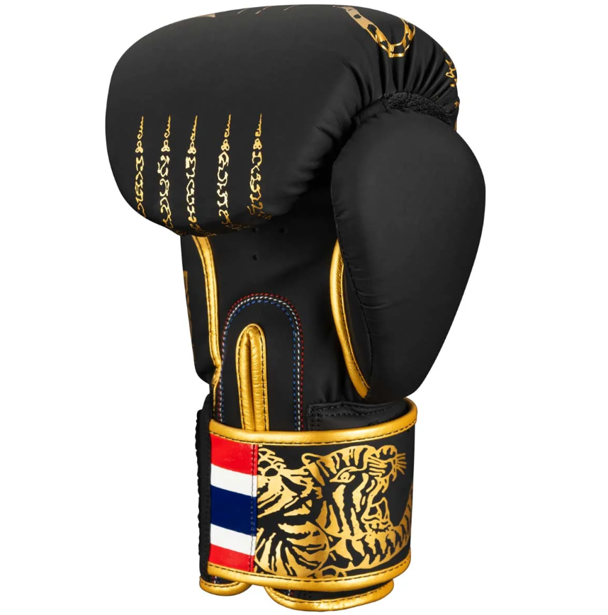 Phantom_Boxing_Gloves_Muay_Thai_Black_Gold_3.jpg.png