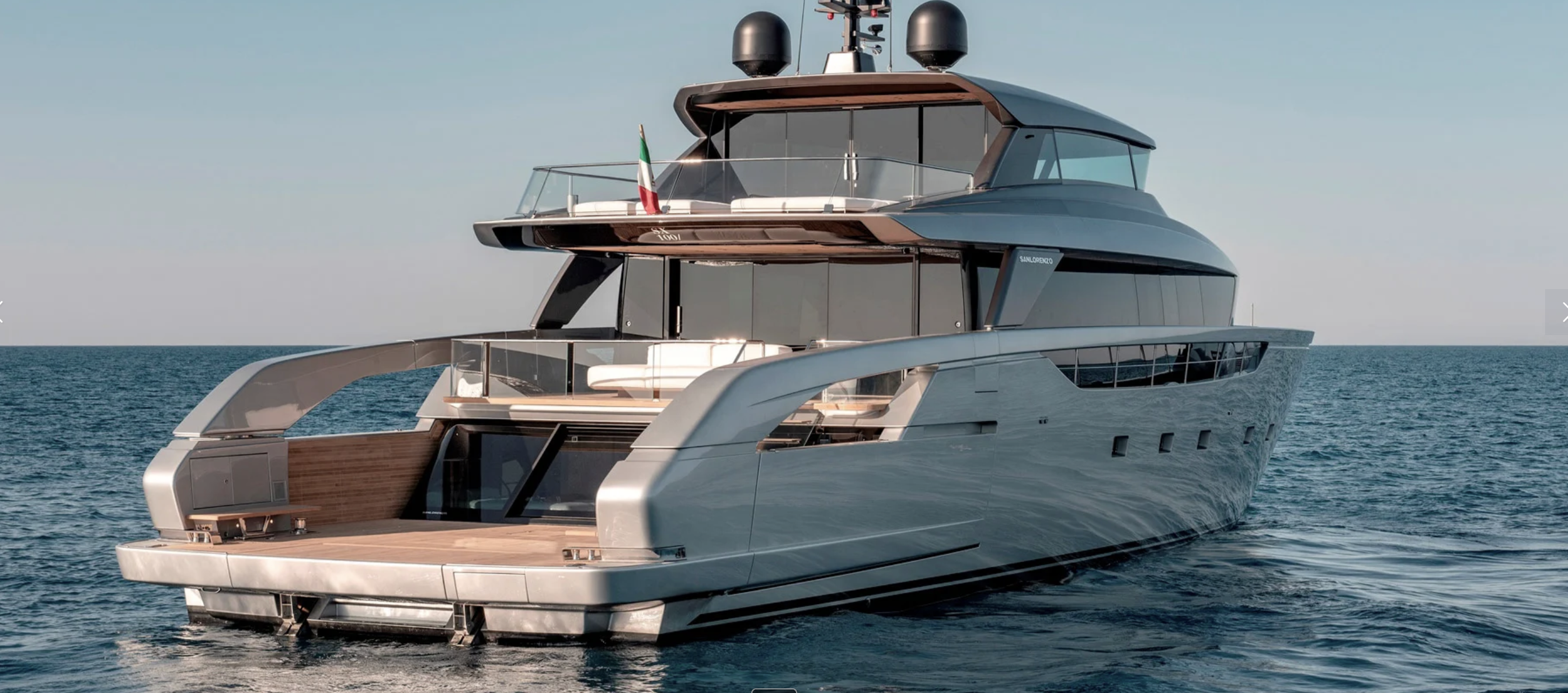 Sanlorenzo SX100: The Crossover That Redefined What 100 Feet Can Feel Like