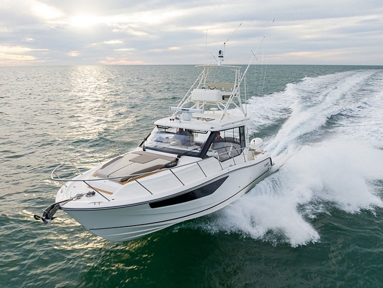 Boston Whaler 365 Conquest: The Offshore Command Center Built for Every Season