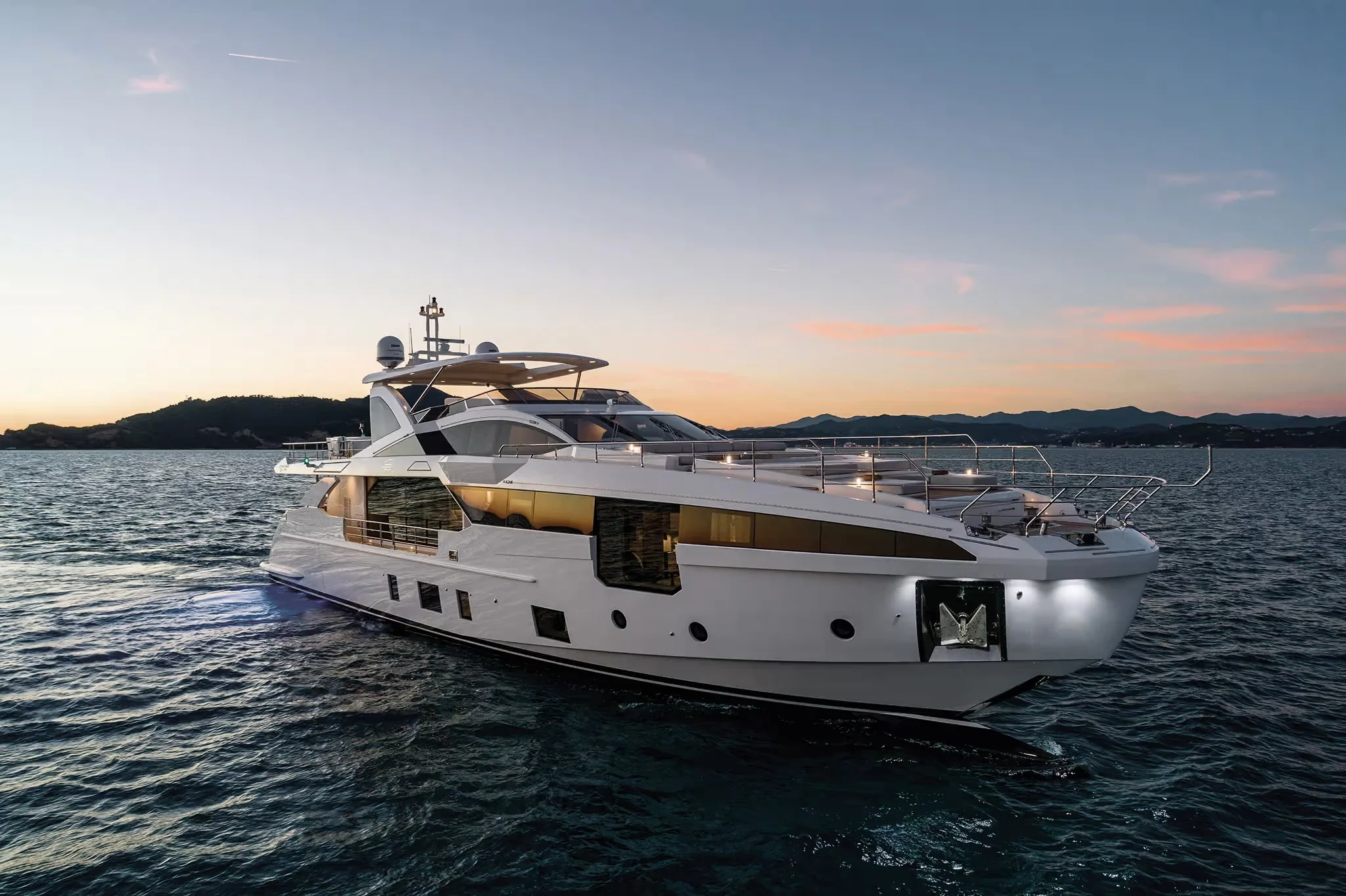 The Azimut Grande 32M: Where Italian Design Meets Carbon-Tech Innovation