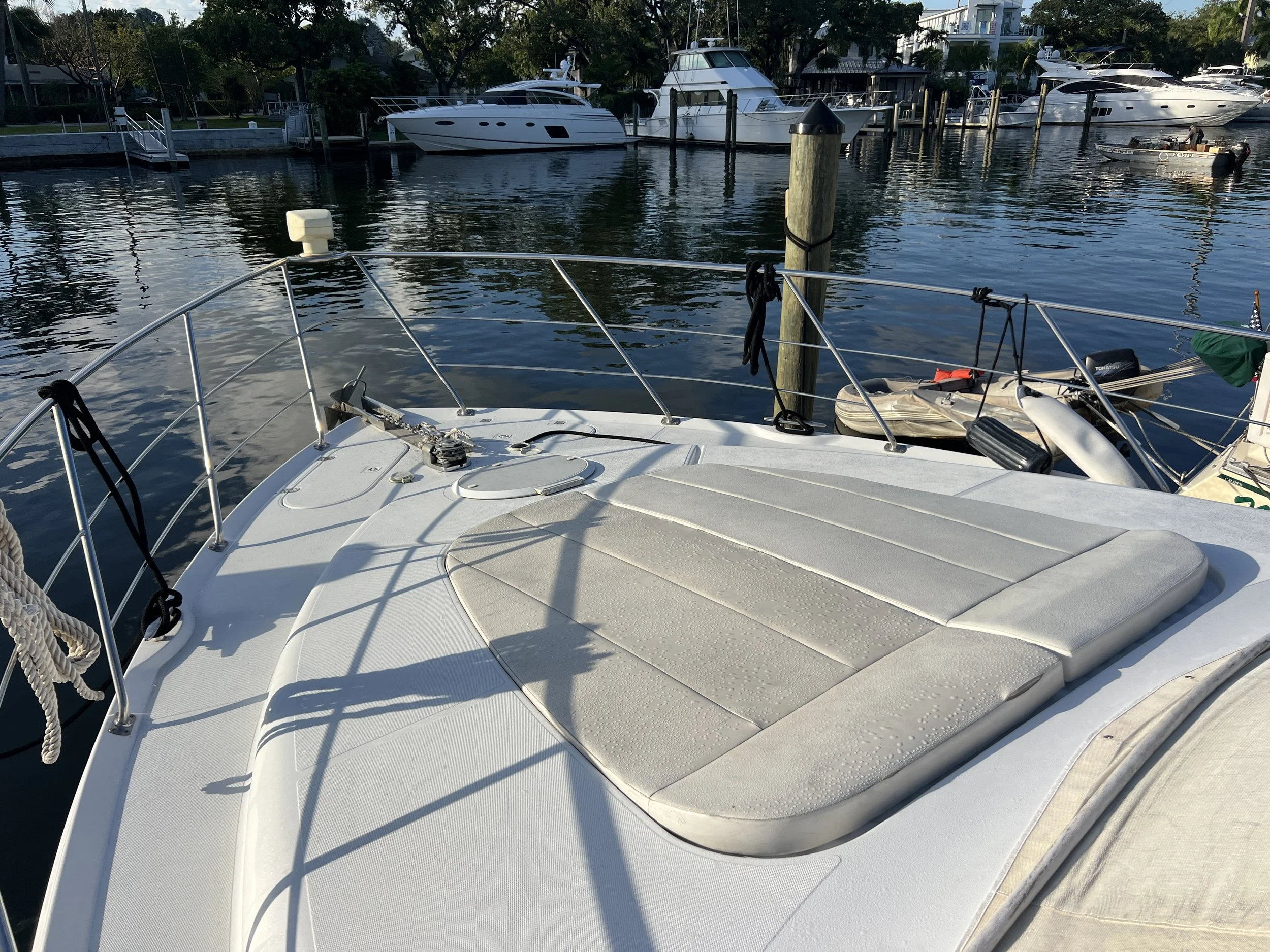 15-foredeck-sunpad.jpg