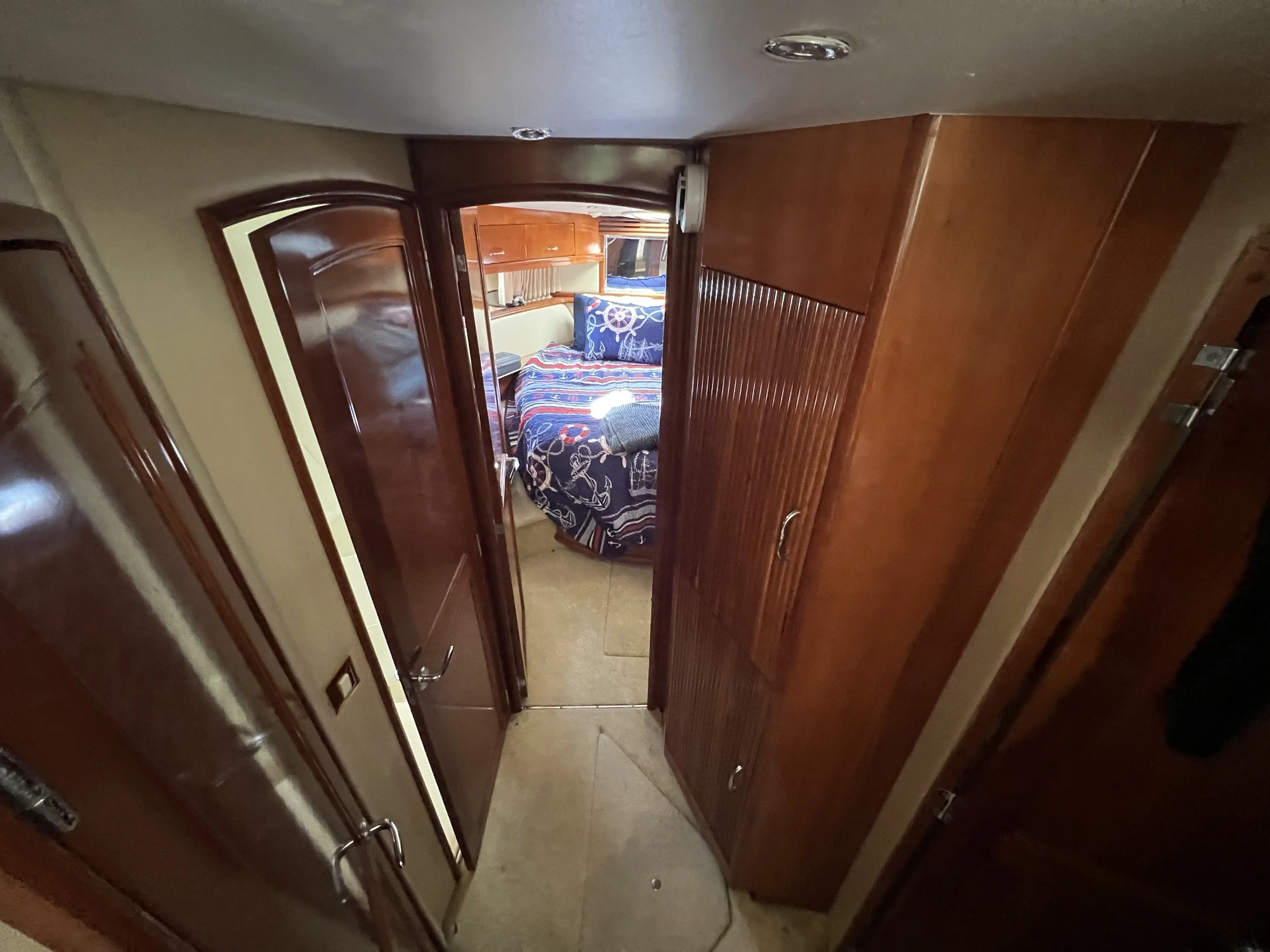 27-companionway.jpg
