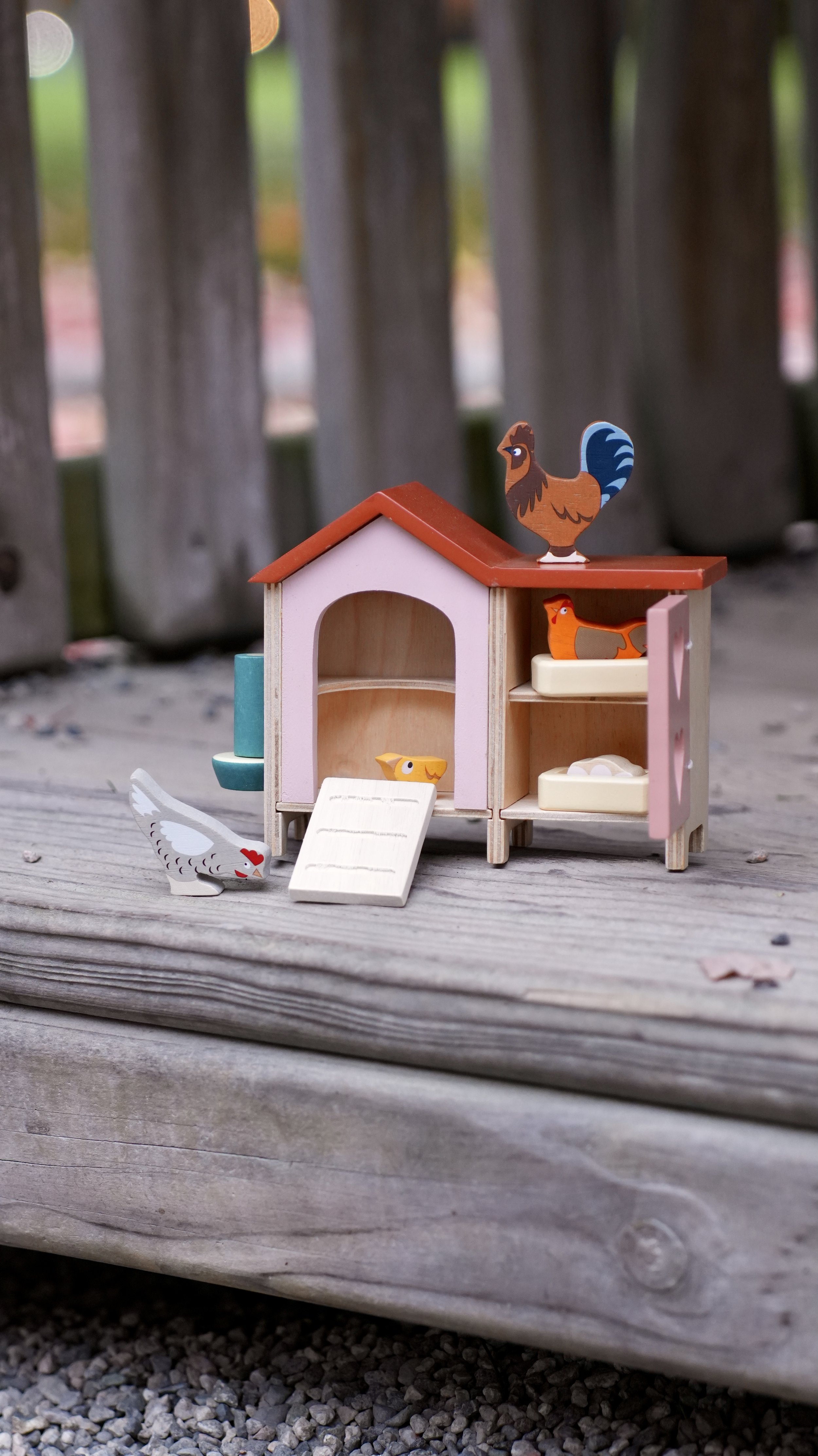 TL8164 - Chicken Coop_1.jpg
