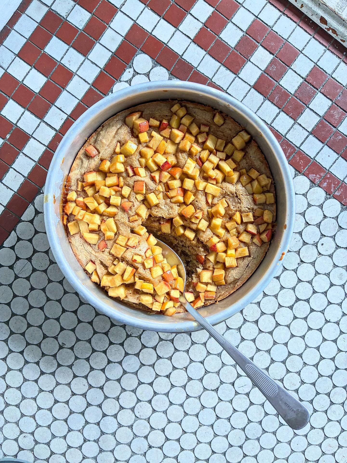 Have you eaten enough fiber today??
🍎Brown butter apple spooncake
❤️&zwj;🔥V Day smooches @atticbrewing
🌮Beef &amp; Sweet Potato Flautas from @carochambers&rsquo; What To Cook When You Don&rsquo;t Feel Like Cooking
☕️Nothing like a breakfast bun &a