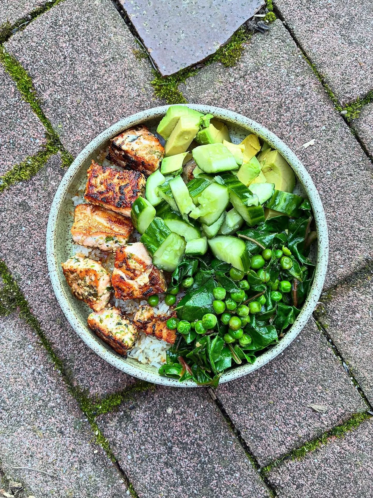 Became ungovernable this spring for me, okay chickens?
🐟 Crispy Rice &amp; Salmon Bowl with Quick Pickles and Greens, recipe from @jessdamuck&rsquo;s Health Nut
🍾Enjoyed this mature beauty with @kosher.cook at our dinner @illata_philly 
🥬 Pork &am