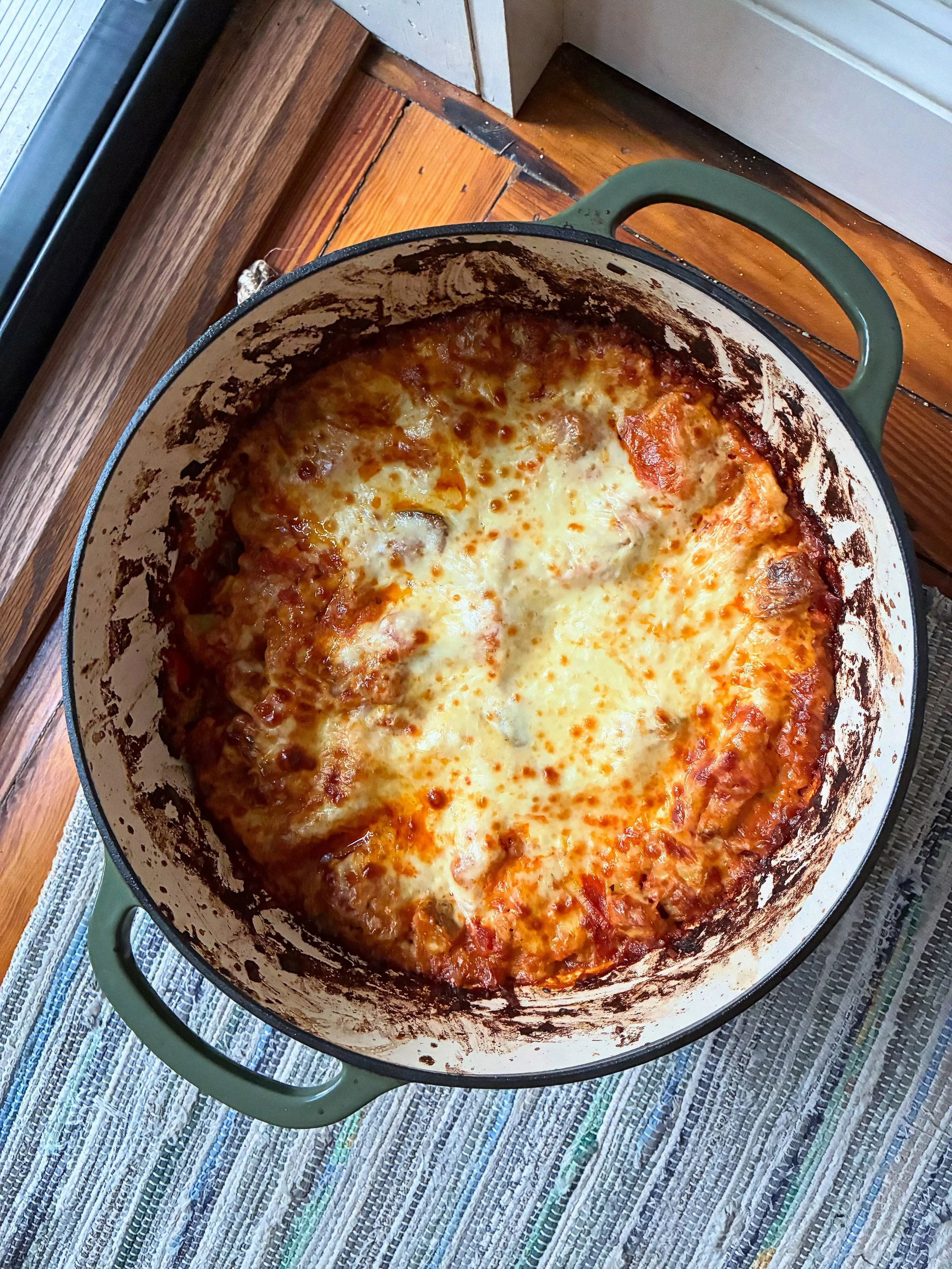 Hot ratatouille summer
🥒Ratatouille Lasagna from @carochambers What To Cook When You Don&rsquo;t Feel Like Cooking
🍜Tamarind Tofu with Noodles, Herbs &amp; Pickles from @meerasodha&rsquo;s Dinner
🌧️Sweet summer rain in our jungle backyard
🥬Farmer