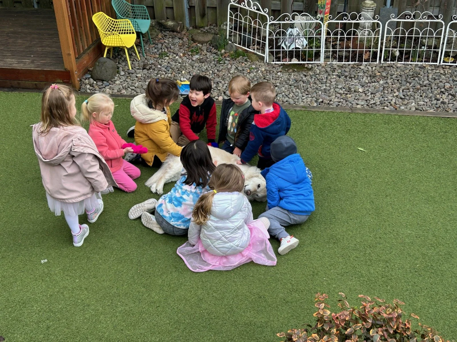 Children playing outside at Beaumont Children's Center bilingual Chinese preschool in Portland, Oregon