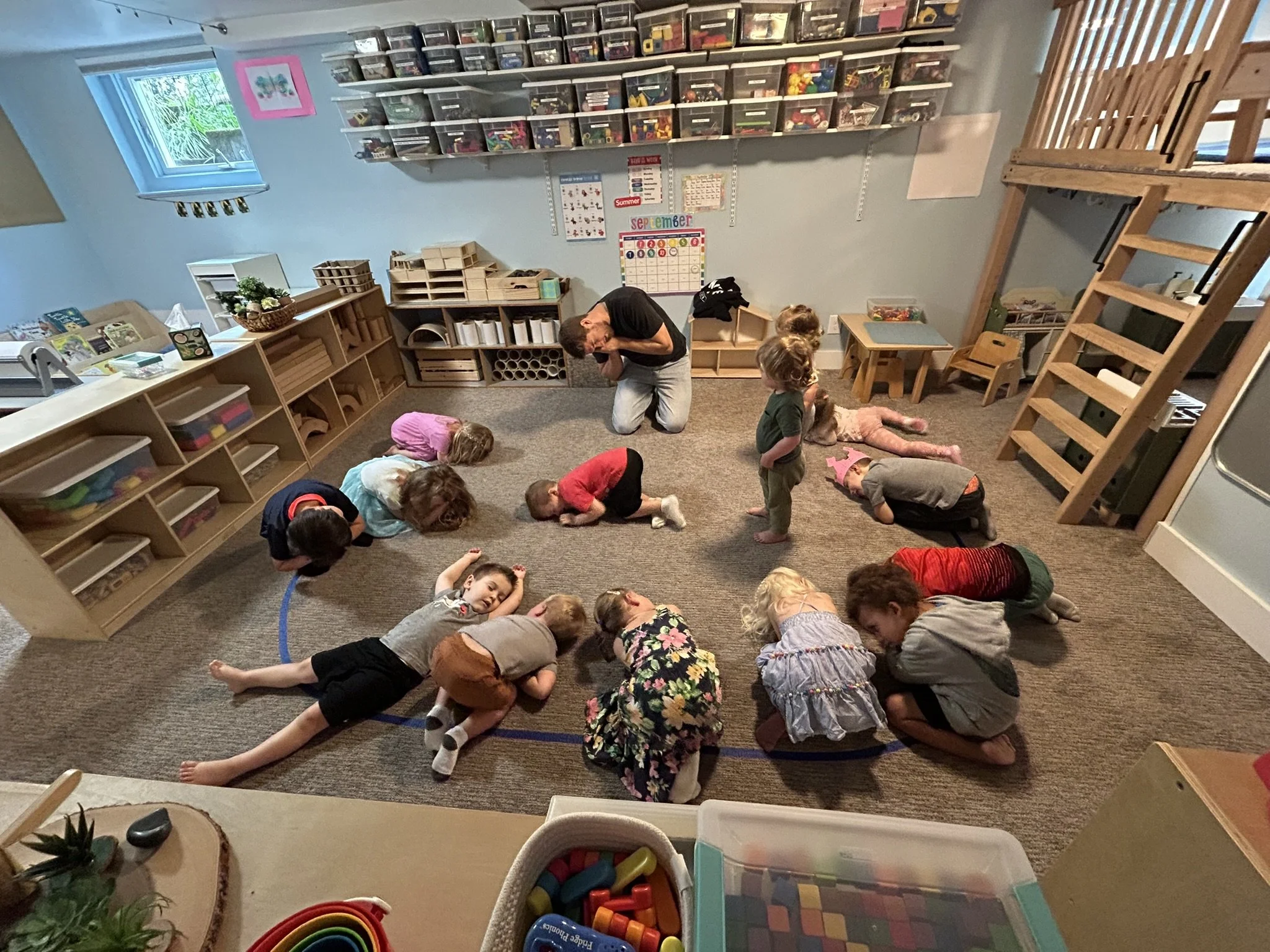 Circle time at Beaumont Children's Center bilingual Chinese preschool in Portland, Oregon