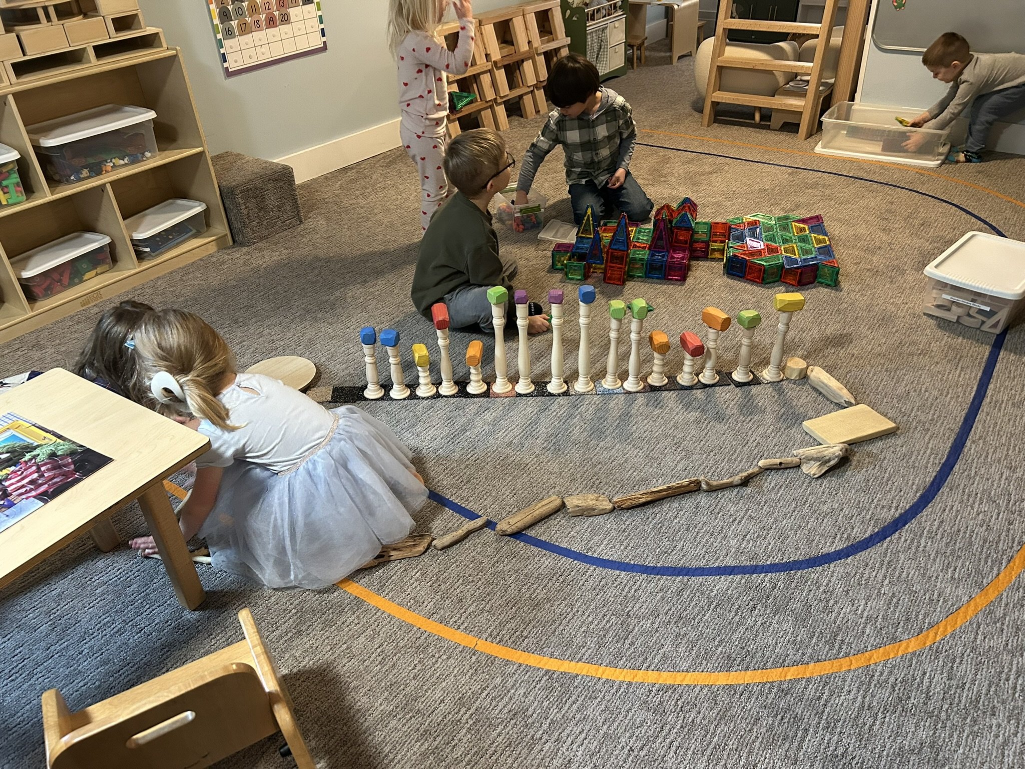Kids playing at Beaumont Children's Center bilingual Chinese preschool in Portland, Oregon