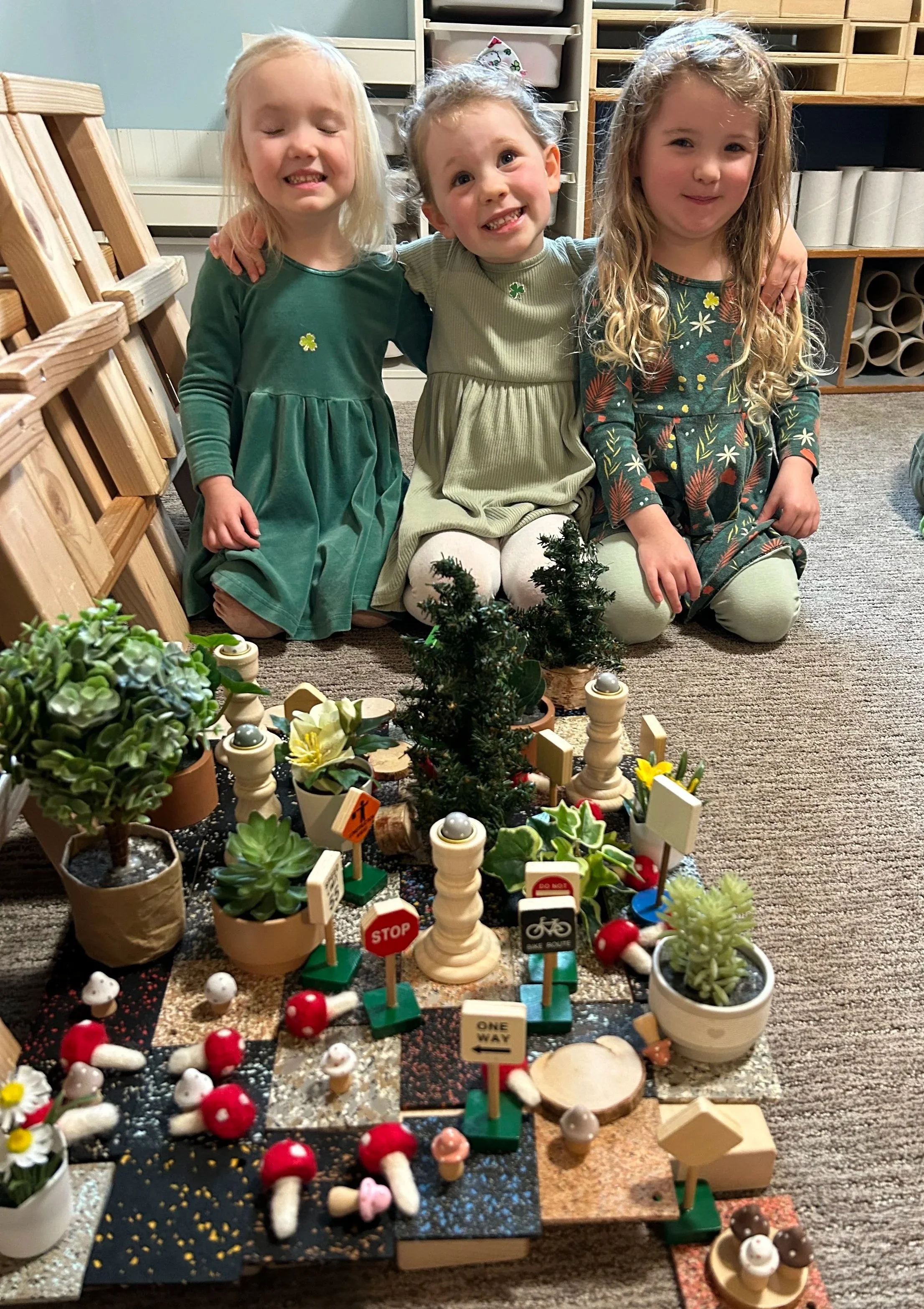 Kids playing at Beaumont Children's Center bilingual Chinese preschool in Portland, Oregon