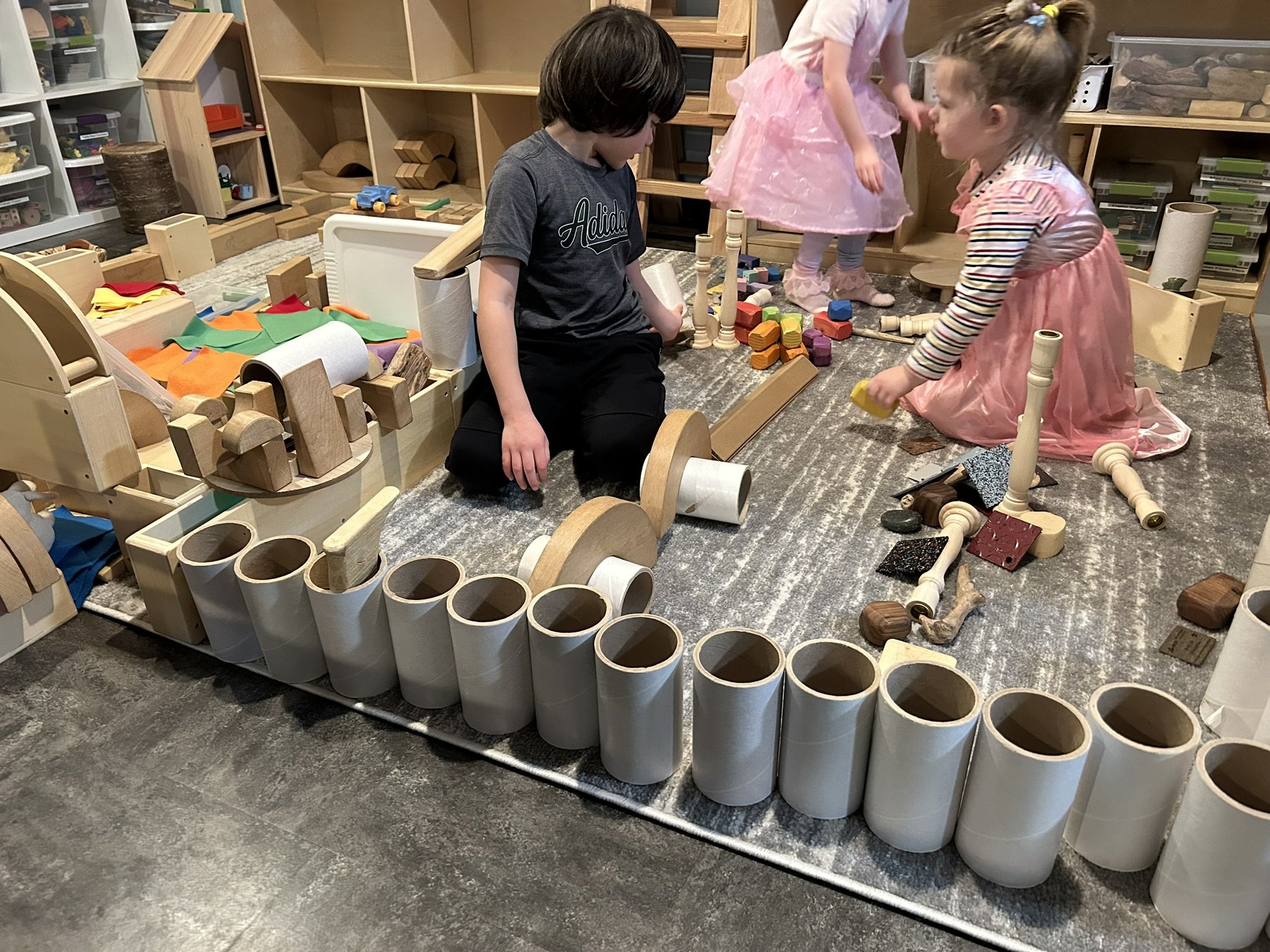 Kids playing at Beaumont Children's Center bilingual Chinese preschool in Portland, Oregon