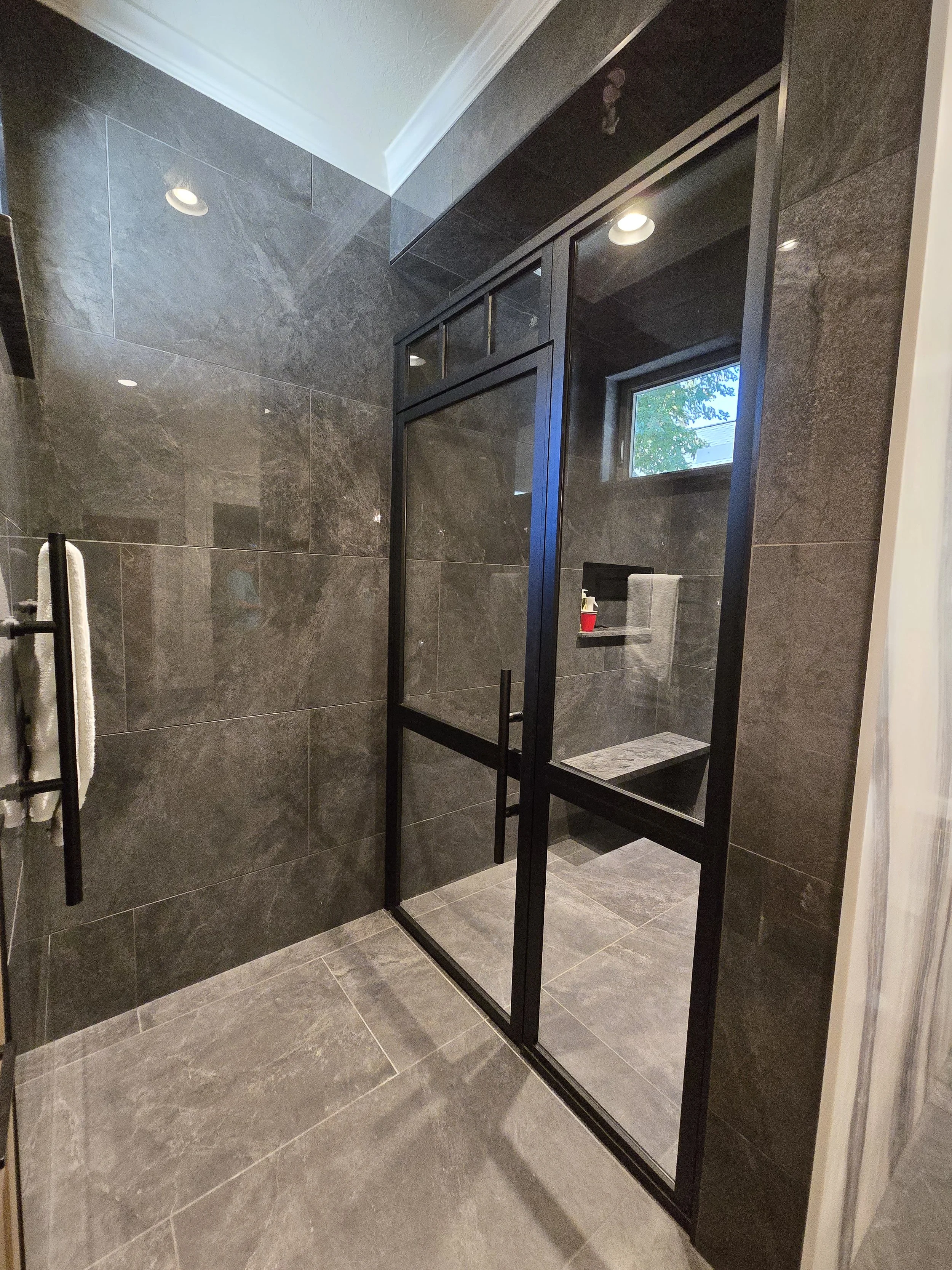 divided lite shower. black