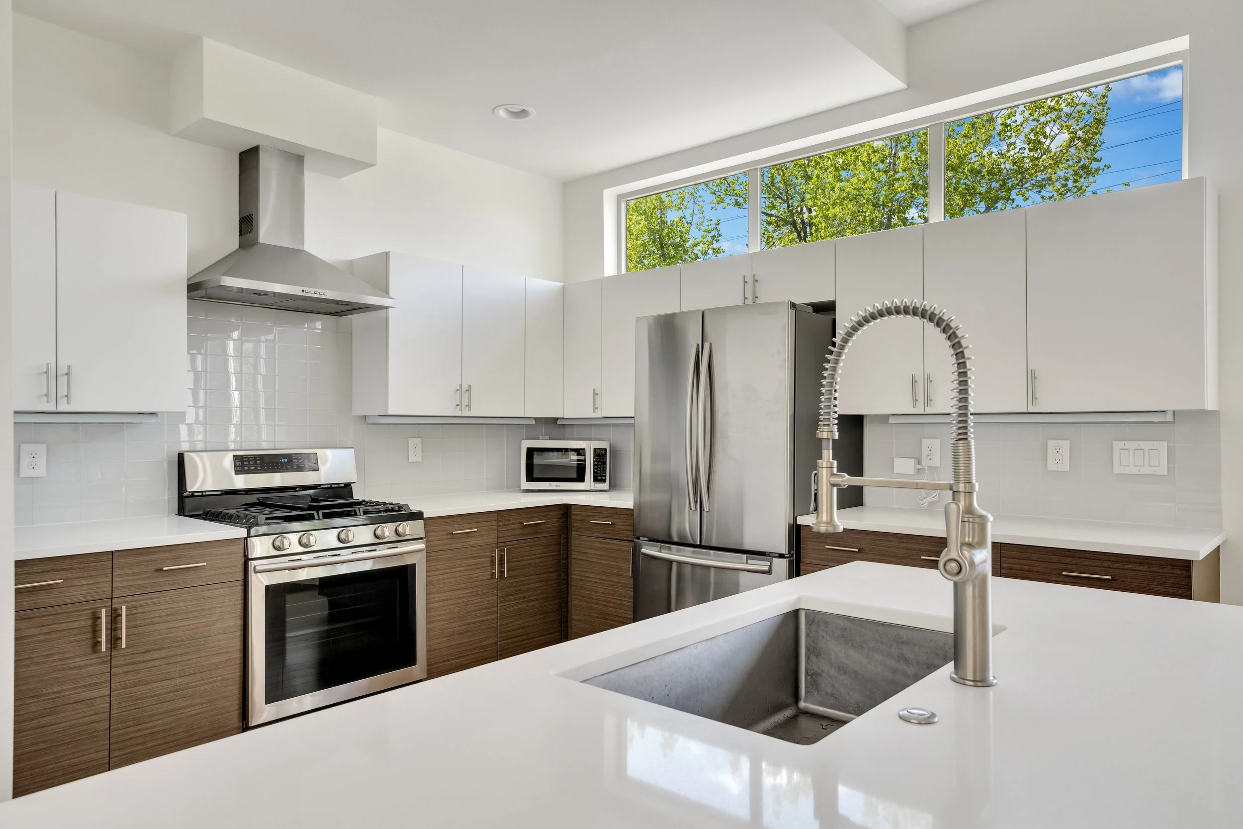 1208 Perry St(MLS)-6.jpg