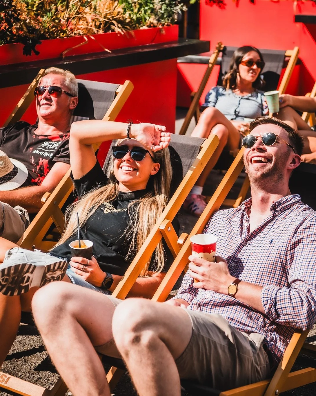 We are OBSESSED with this weather in London ☀️🕶️

The sun has us feeling stun! 💅🏻🌞 and thinking about better days at Between The Bridges 💭

T-22 days x 😘