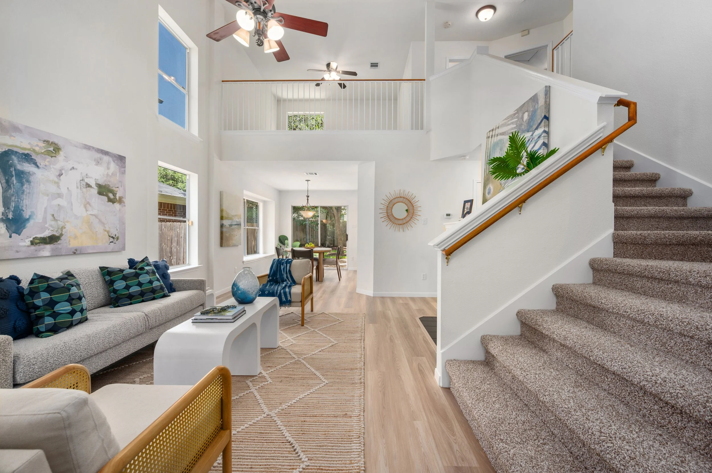 8310 Alvin High Lane 004.jpg