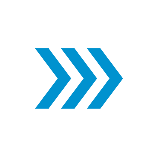 Drei blaue Pfeile, die nach rechts zeigen, auf schwarzem Hintergrund.