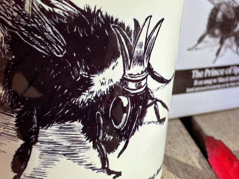 Matt-Made Art - Bee coffee mug - detail.png