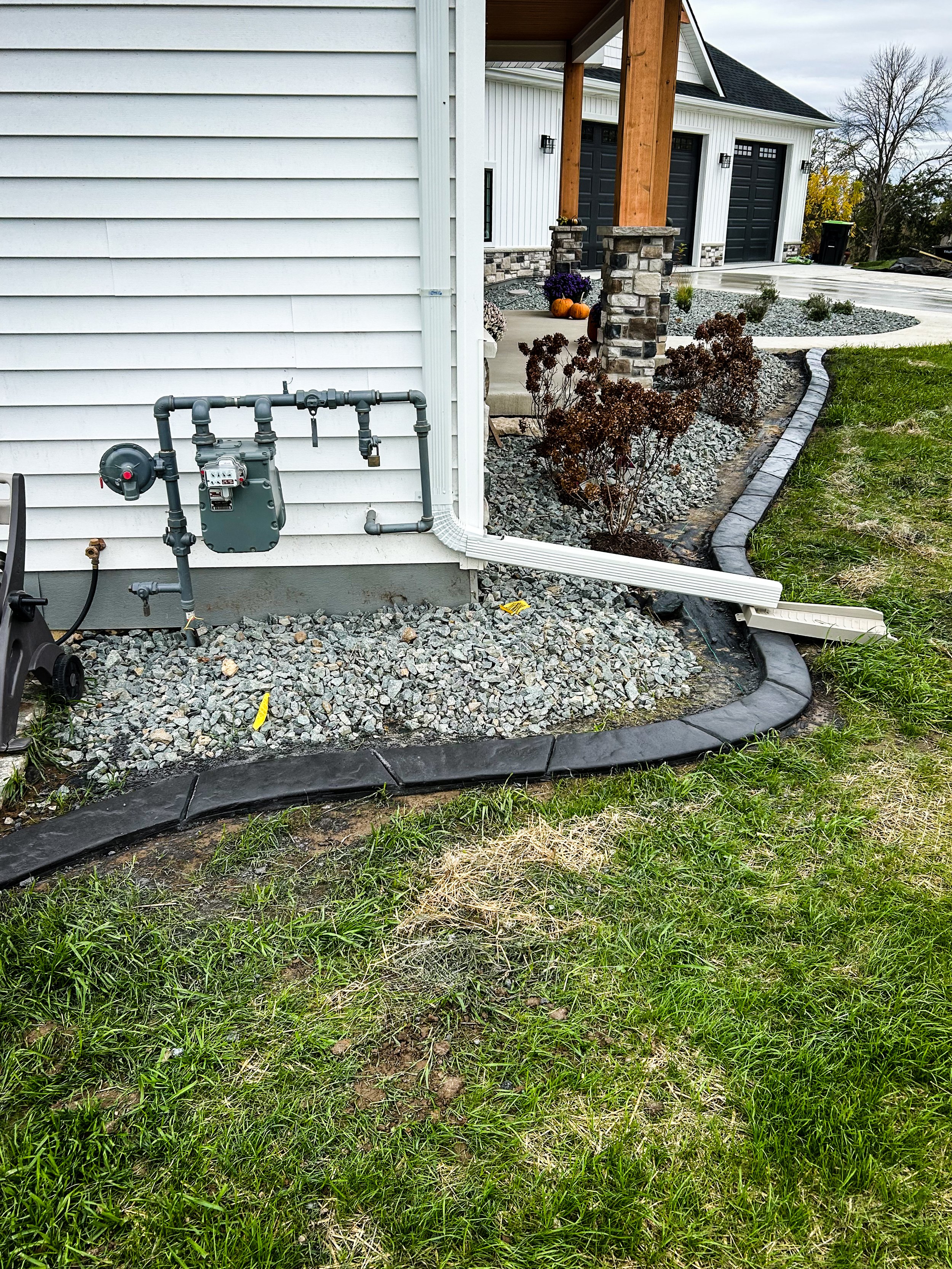 Concrete Curb 17.jpg