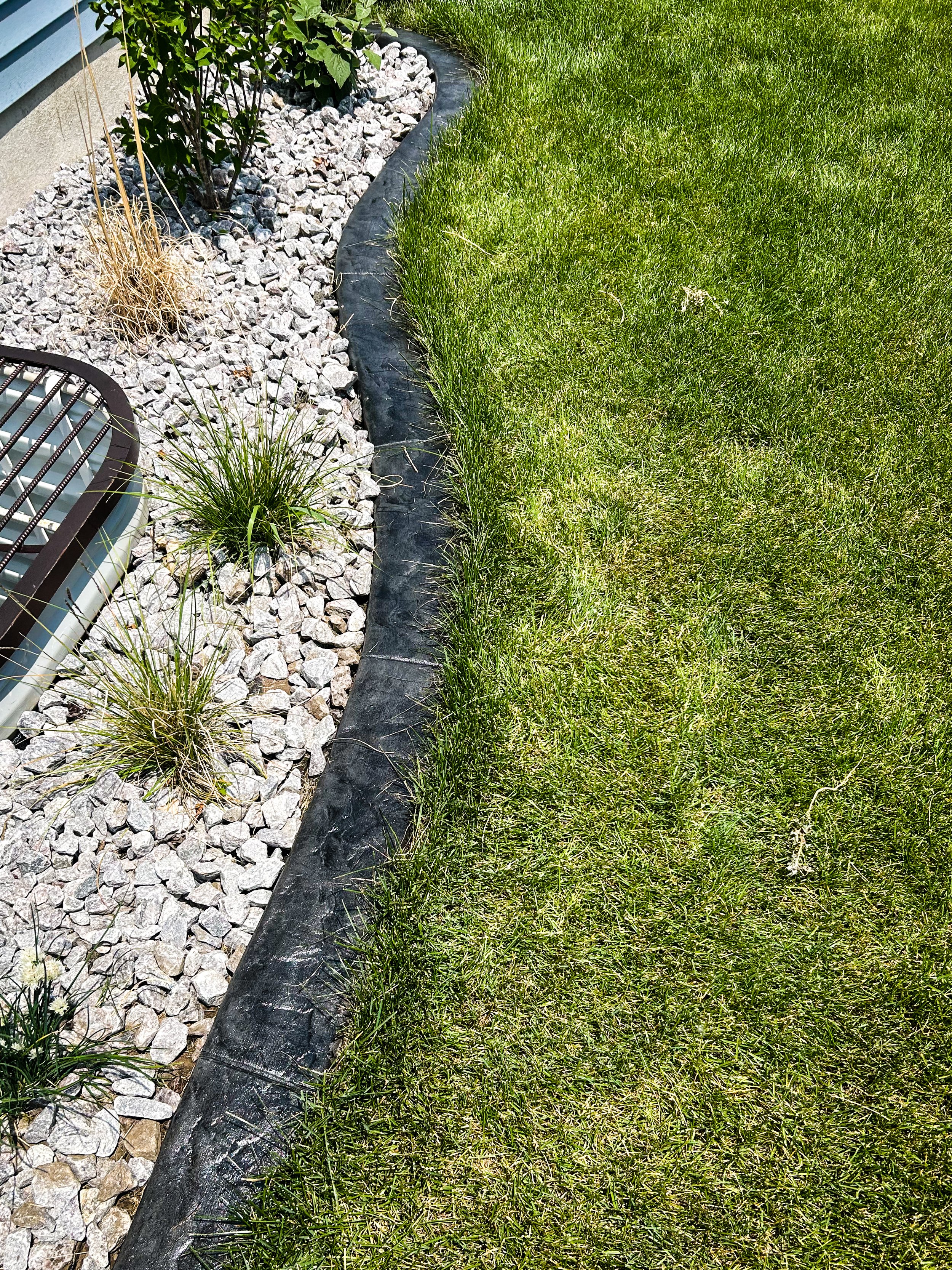 Concrete Curb 16.jpg