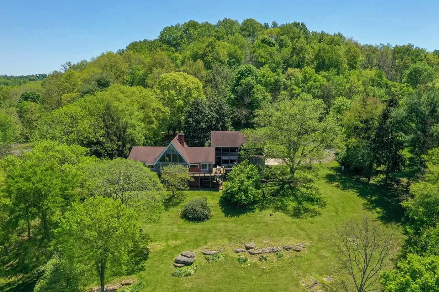 Sycamore Springs TN airbnb with lots of land.jpg