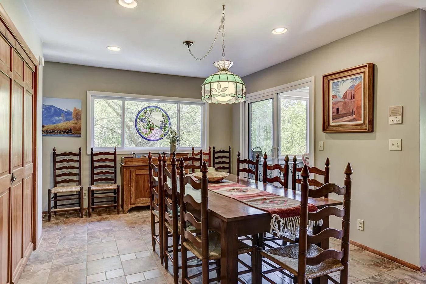 Sycamore Springs TN dining room at airbnb near nashville.jpg