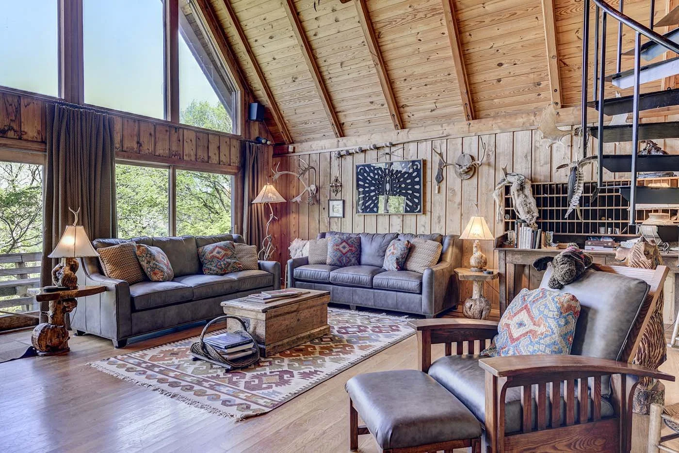 Sycamore Springs TN large living room with view.jpg