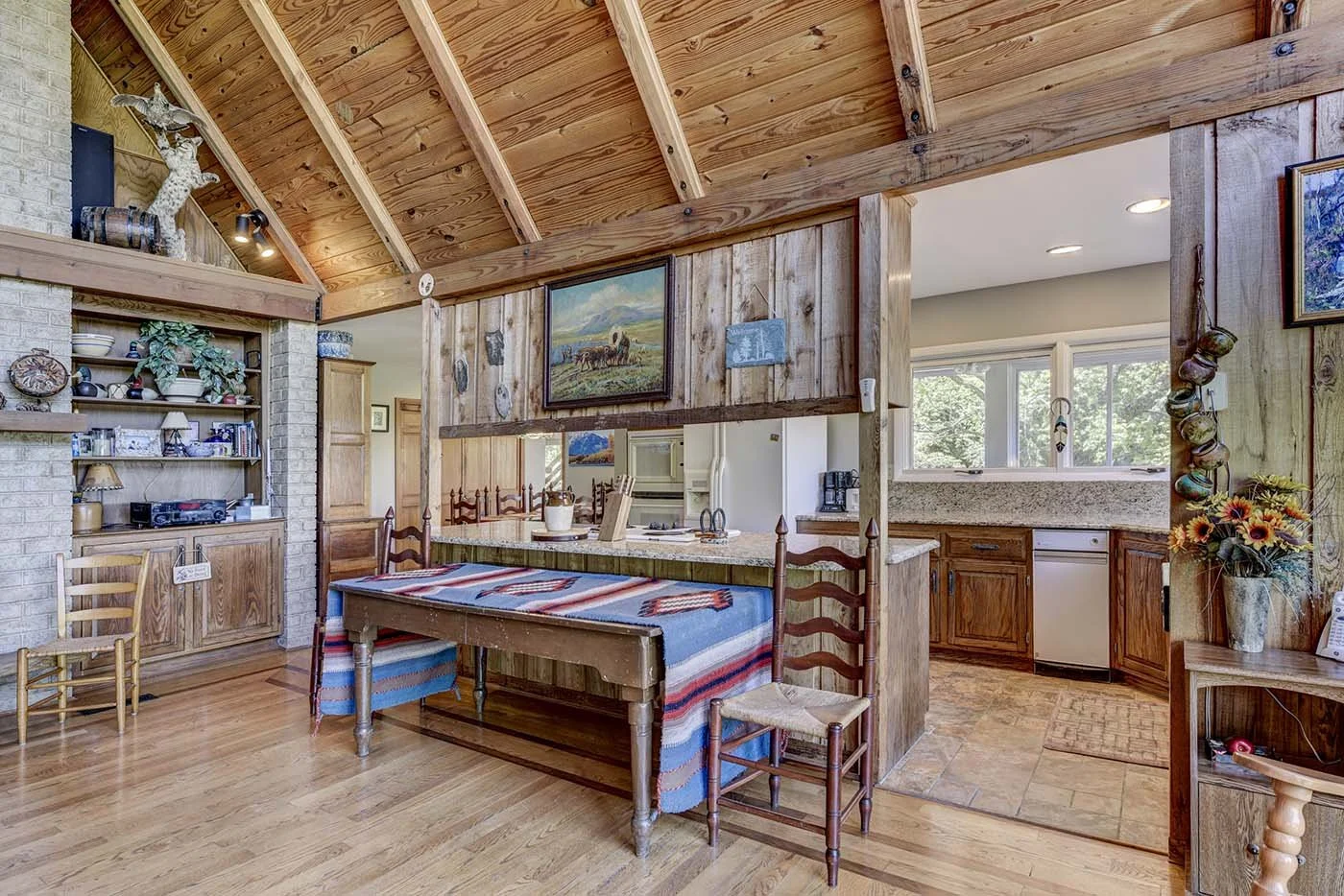 Sycamore Springs TN open kitchen and living area at airbnb.