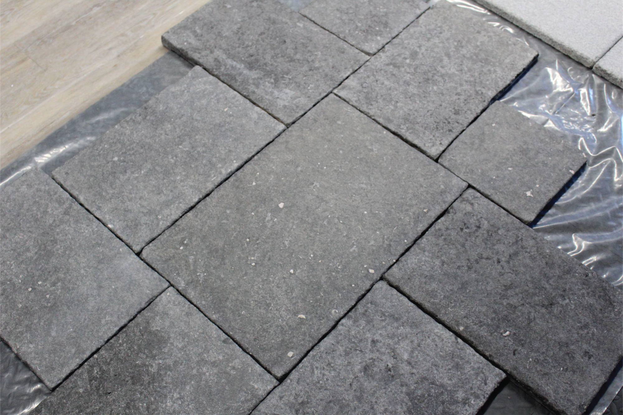 Blue Sager: Thermal Finish With Snapped Edge