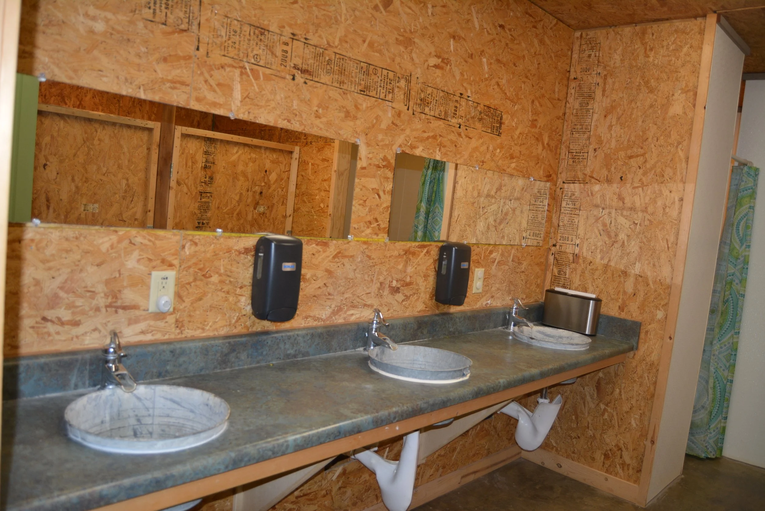 Cabin_bathroom.JPG