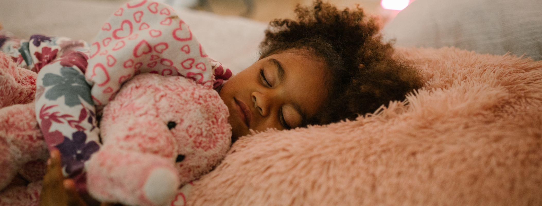 Il sonno dei bambini: perché dormire il minimo non basta?