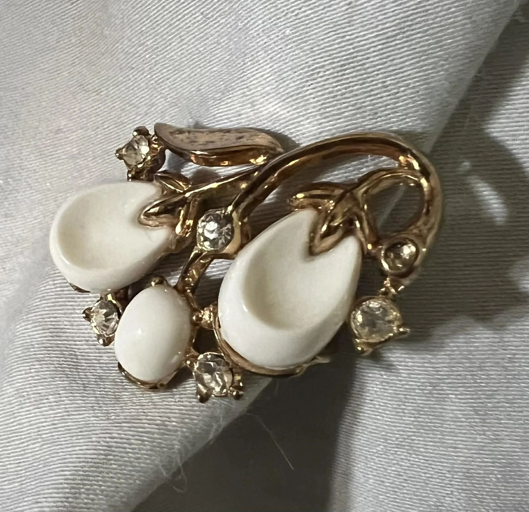 Trifari Pebble Beach Earring 1.jfif