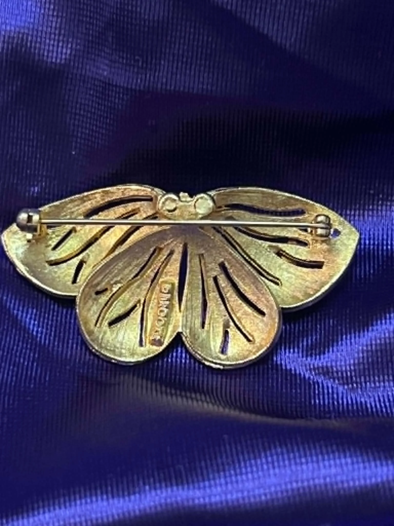 Vintage Brooks Butterfly Brooch with foax Pearls 5.jfif