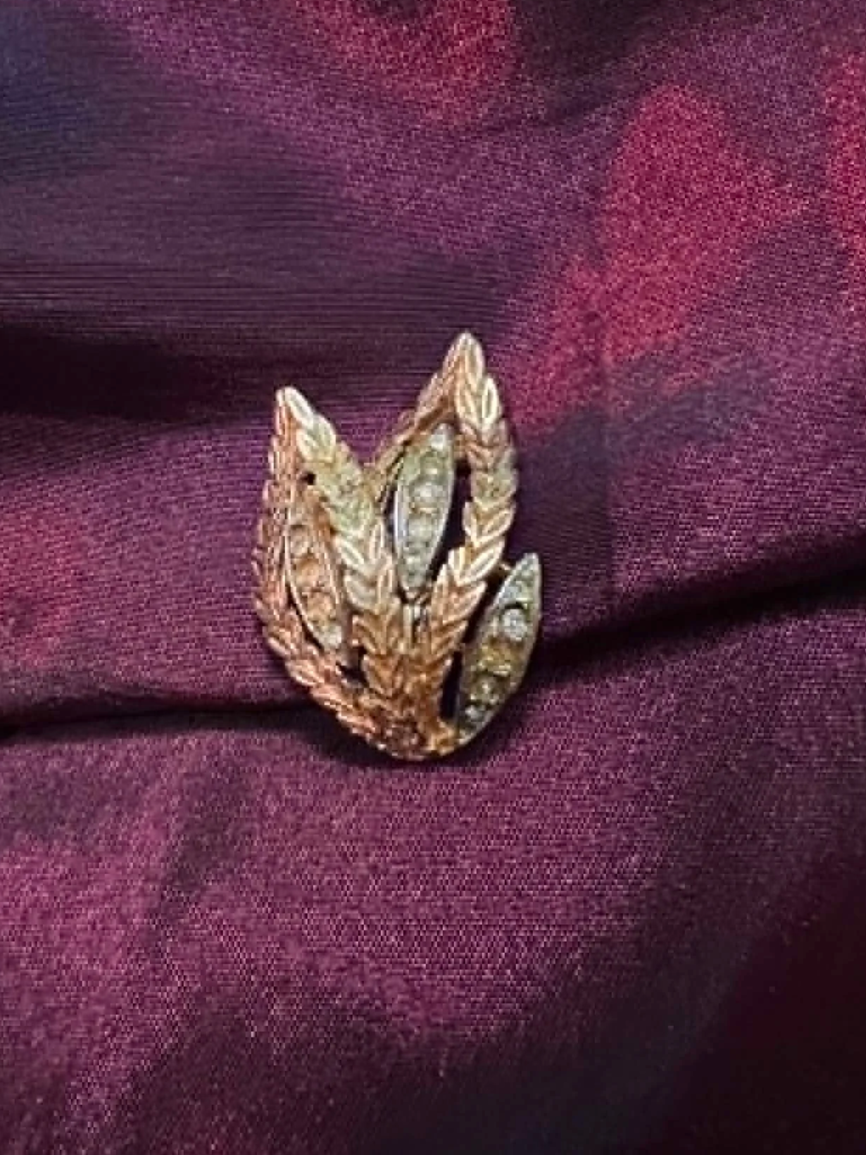 Vintage+Three+Leaf+Clip+on+Earrings+3.png