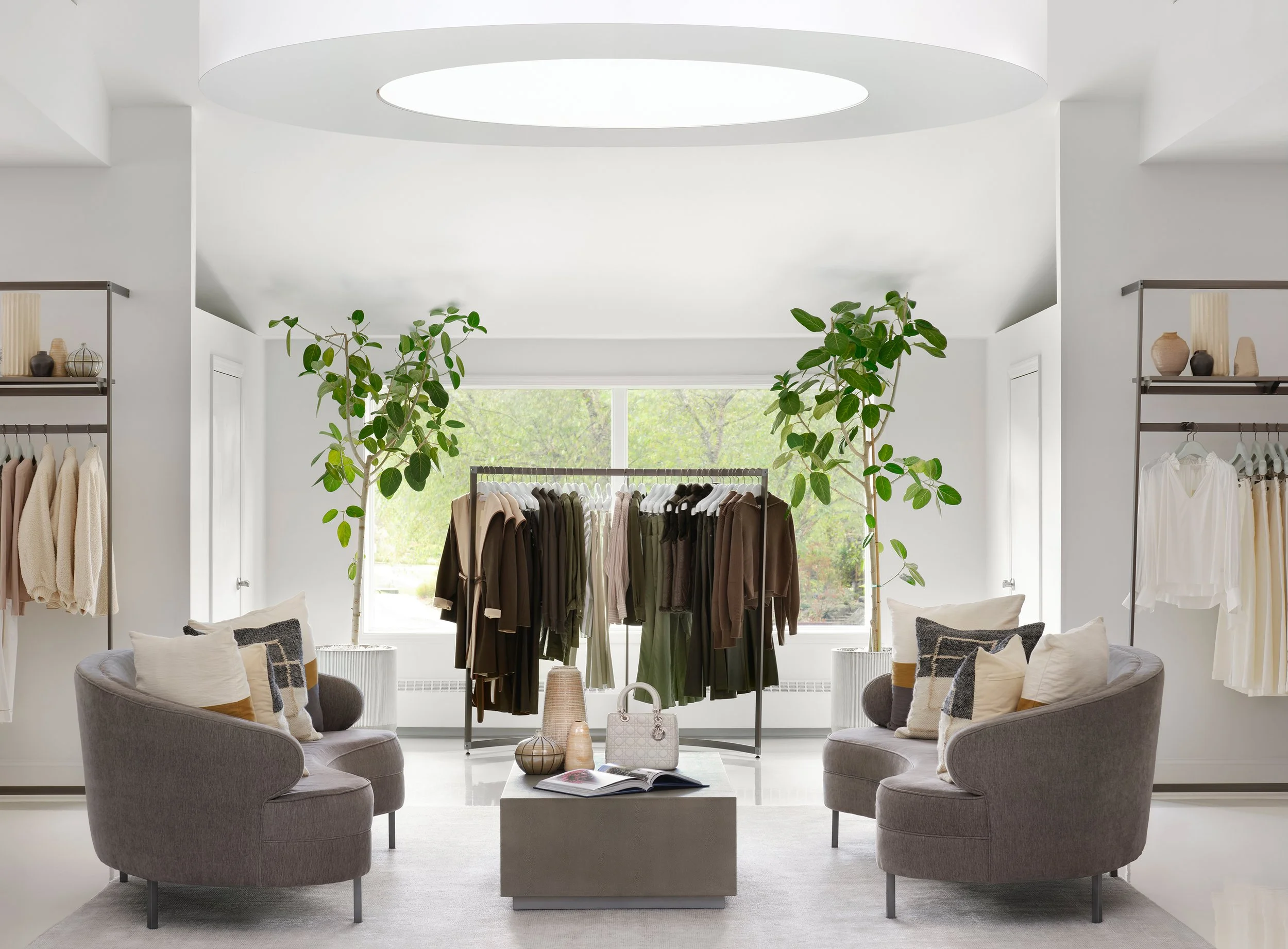 LL Shops5690_RT2_CROP_RT3_sRGB copy.jpg