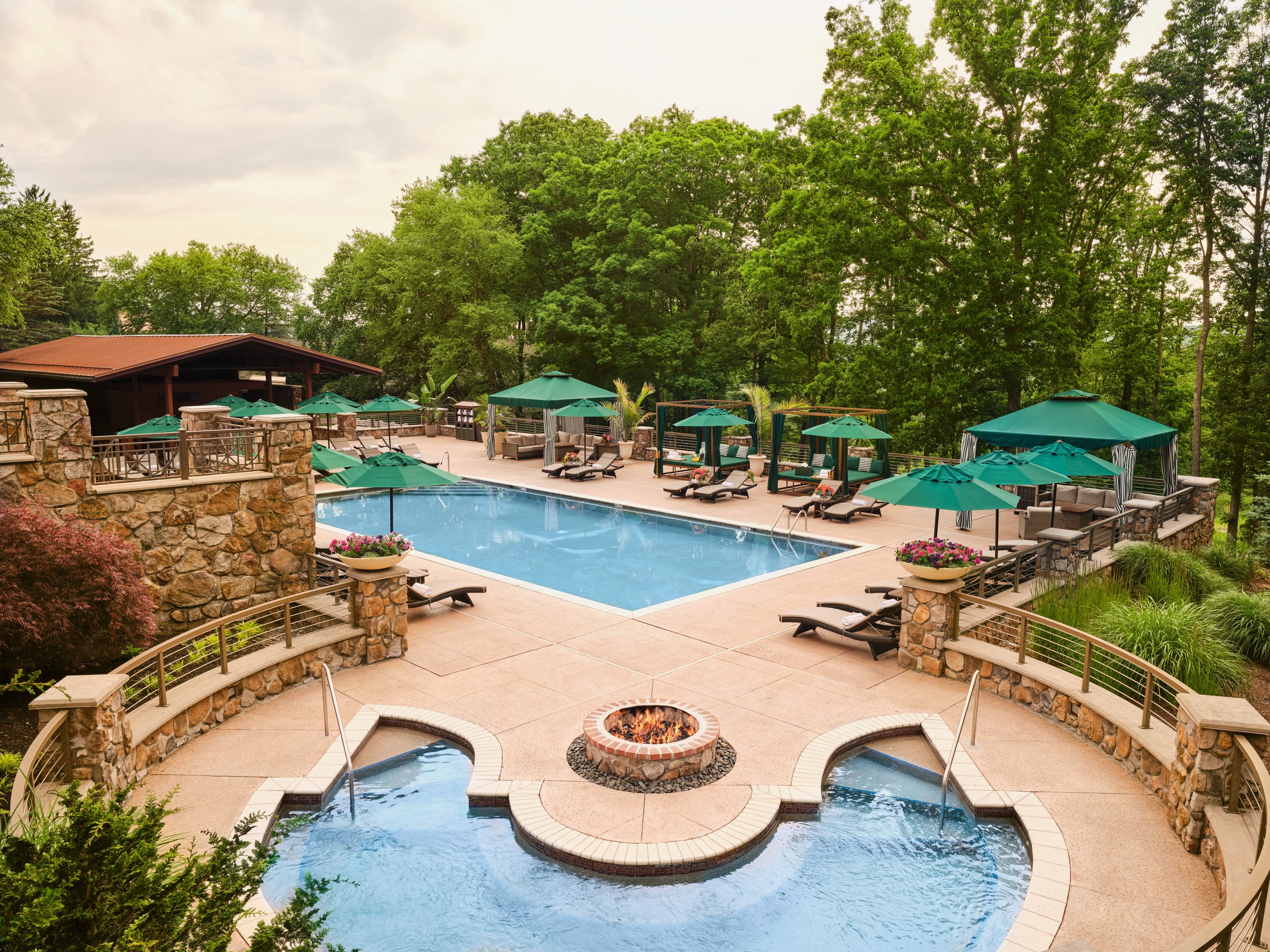 paradise pool0294 1.jpg