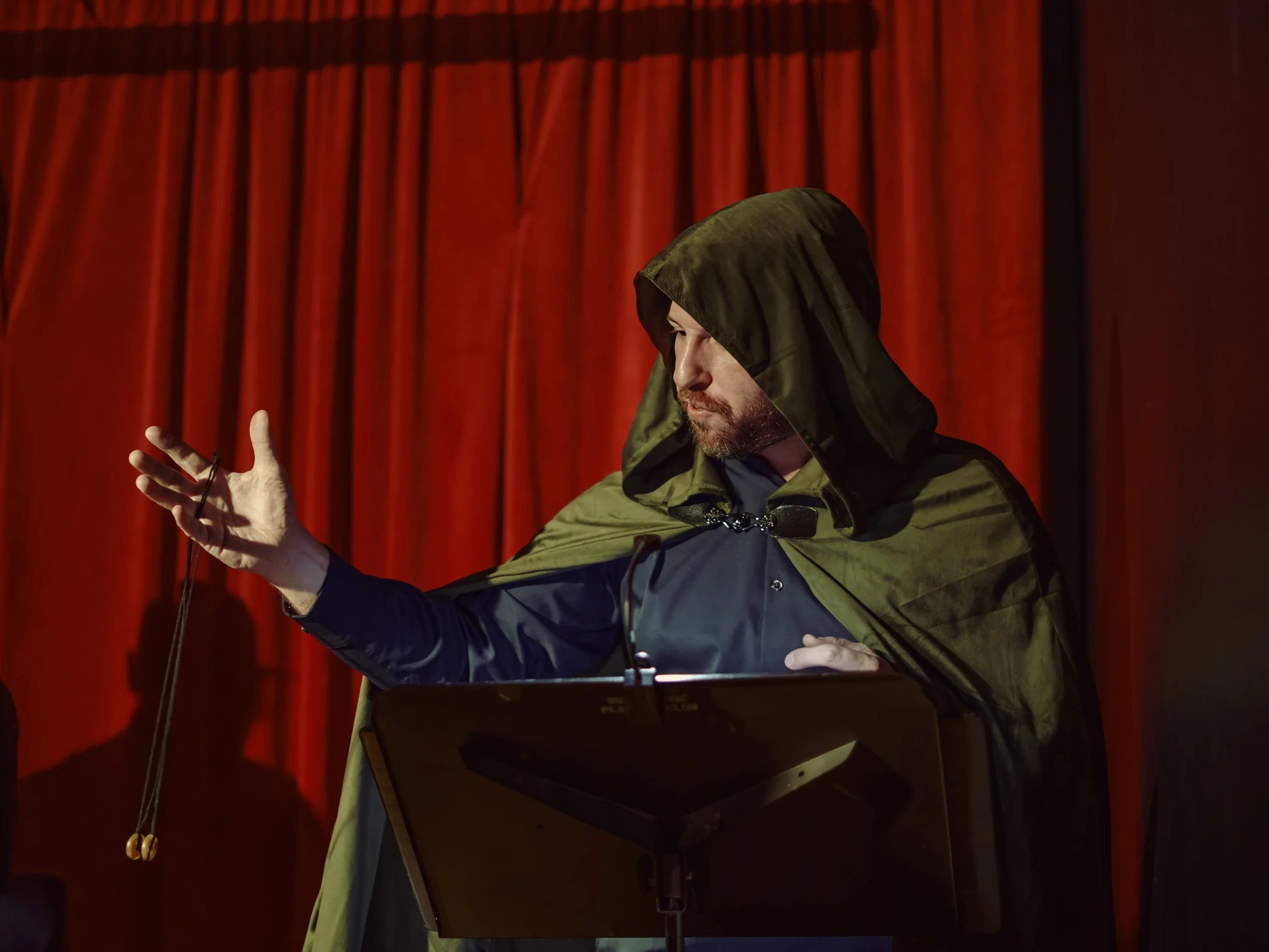Doug Cashell as Salesman