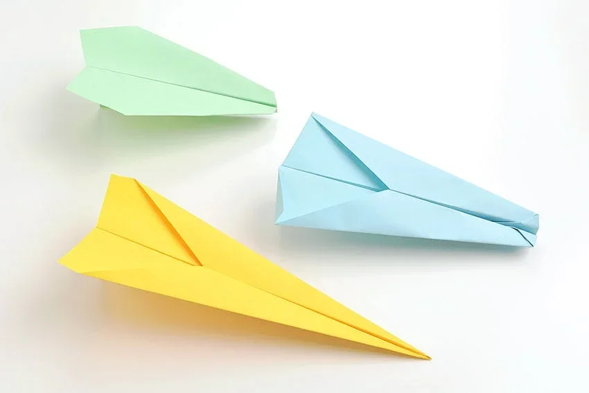 PAPER AIRCRAFT EXPLORERS, Discover how planes fly!