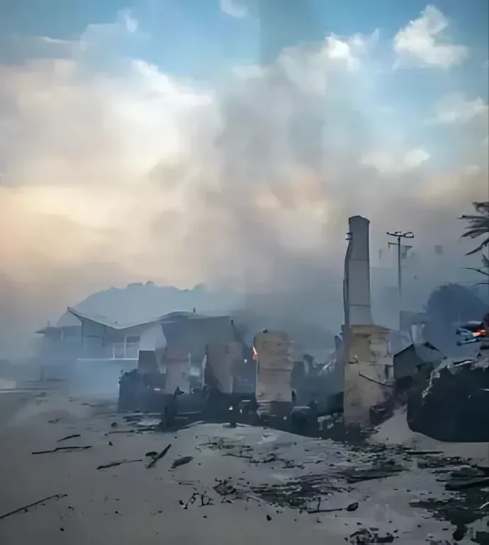 SF CHRONICLE  |  L.A. fires are tearing through some of its wealthiest neighborhoods. How costly could they become?