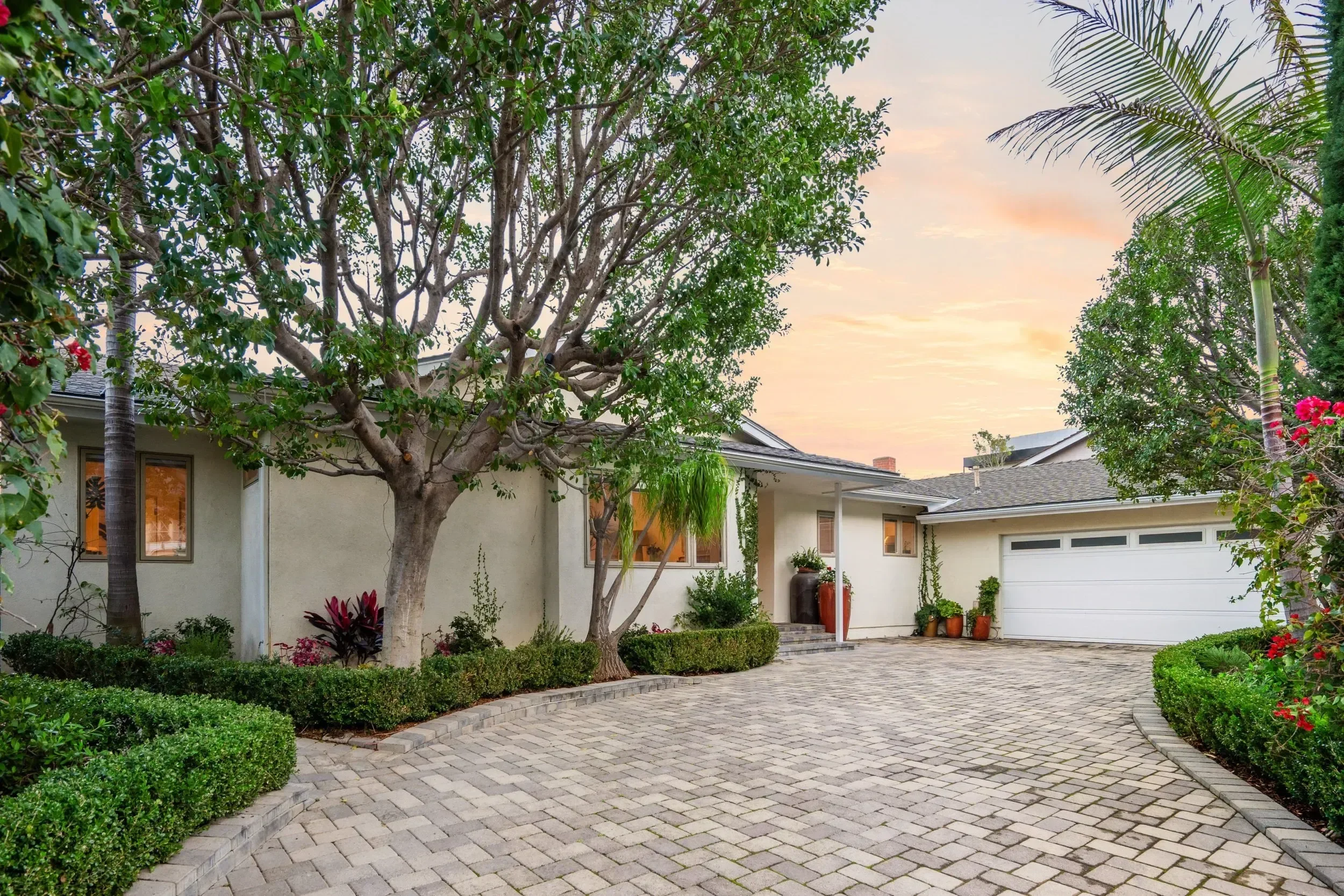 $3,475,000 | 968 Kenfield Ave