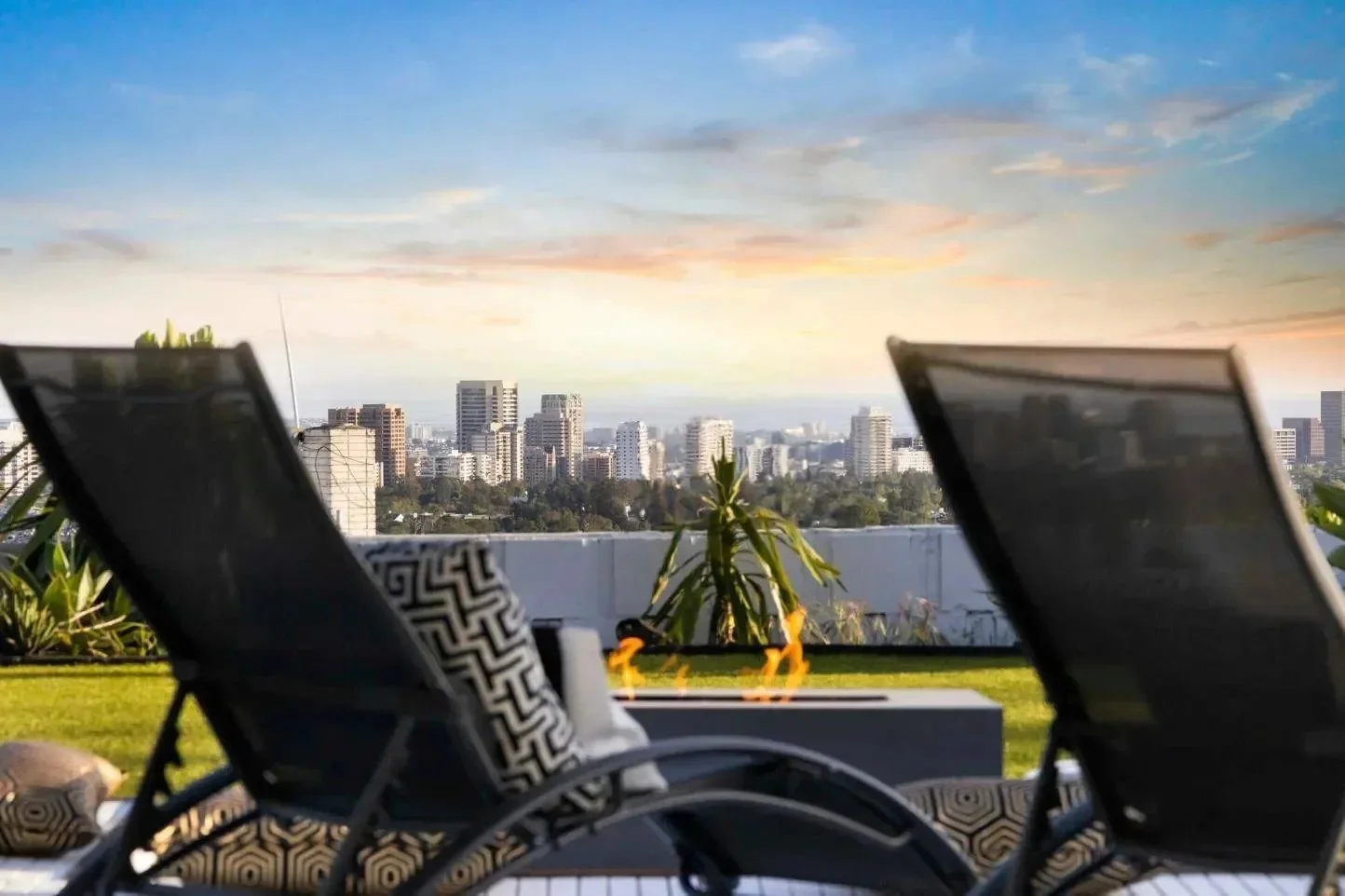$2,795,000 | 9924 Beverly Grove Dr